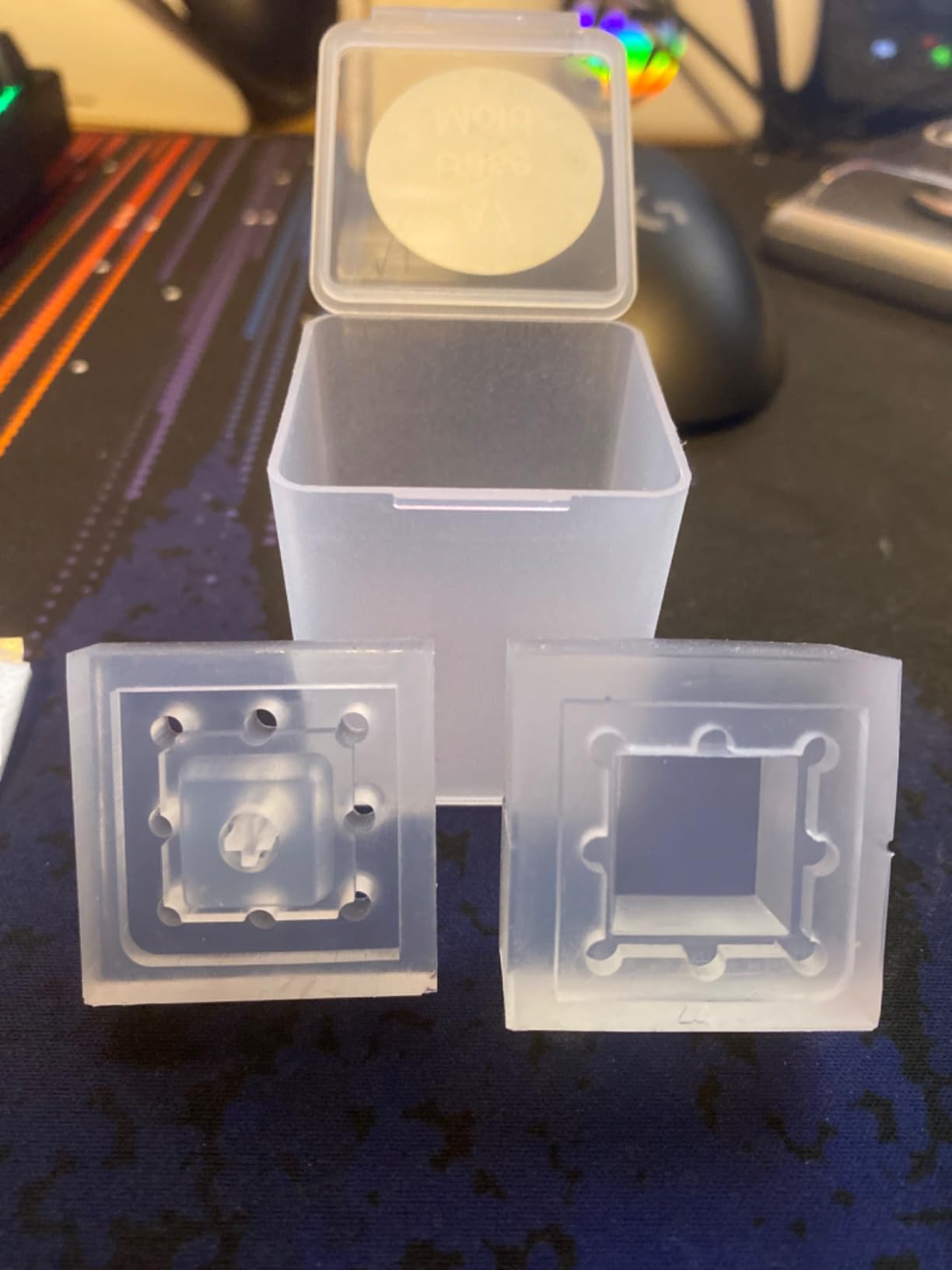 Keycaps Resin Mold DIY Resin Cherry MX Mechanical Keyboards Handmade Resin Switch Gaming Crafts Handmade Making Tools (OEM R4 Keycap Mold) customer photo 1
