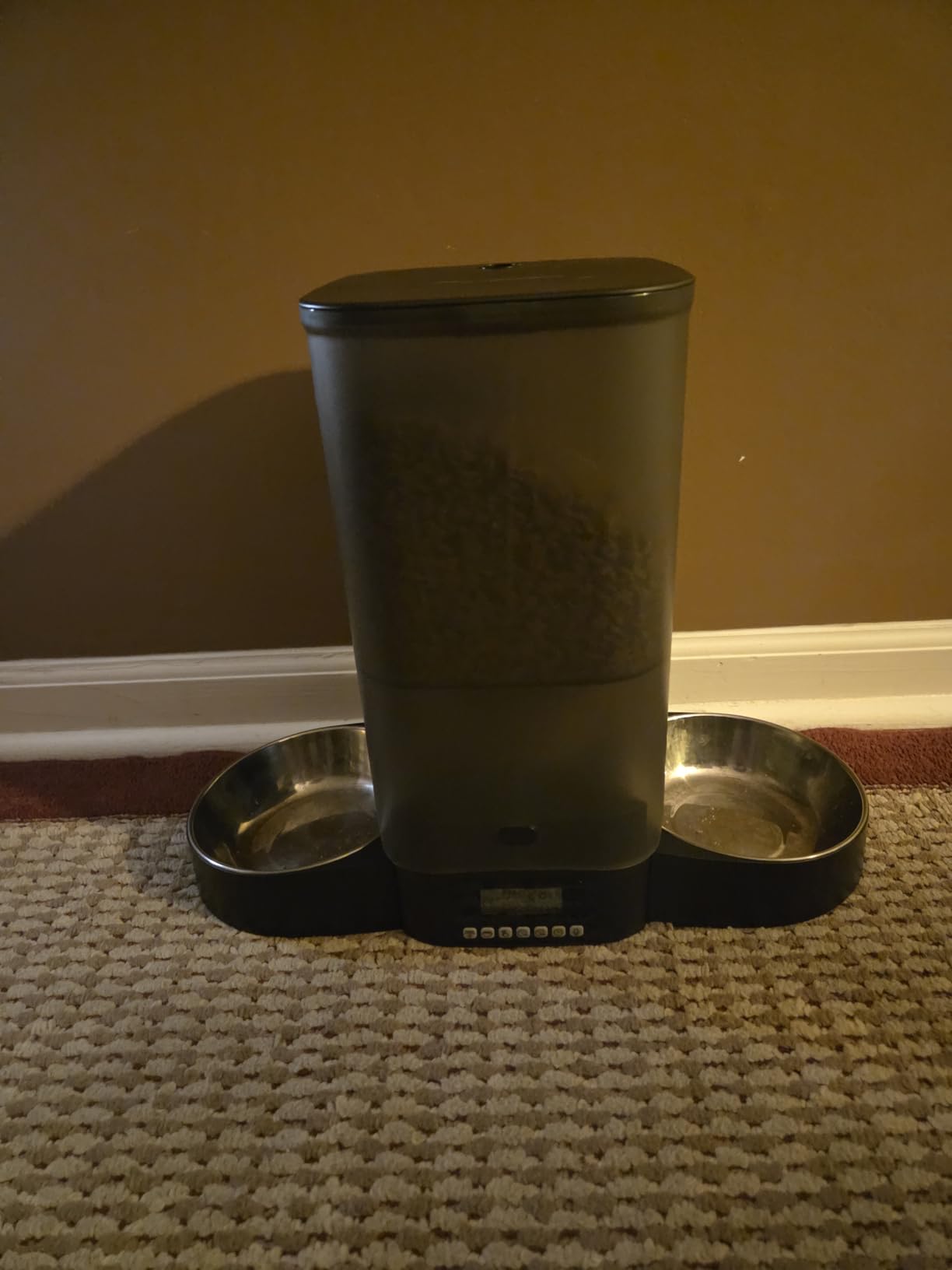 HoneyGuaridan 3.5L Automatic Cat Feeder for Two Cats, Food Dispenser with Stainless Steel Bowl, Timed Cat Feeder Programmable 1-6 Meals Control, Dual Power Supply, 10s Meal Call Black customer photo 1