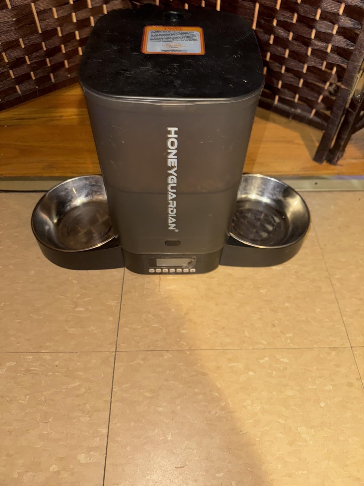 HoneyGuaridan 3.5L Automatic Cat Feeder for Two Cats, Food Dispenser with Stainless Steel Bowl, Timed Cat Feeder Programmable 1-6 Meals Control, Dual Power Supply, 10s Meal Call Black customer photo 2