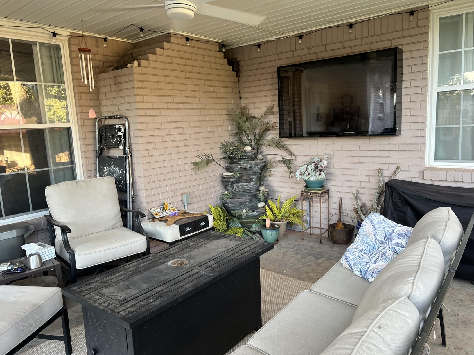 60-65in Waterproof Outdoor TV Enclosure, with Transparent Front Panel, Clear Dust Resistant Television Cover for 60-65 inch Screens for Outside(Left Door), Include the TV Wall Mount customer photo 1