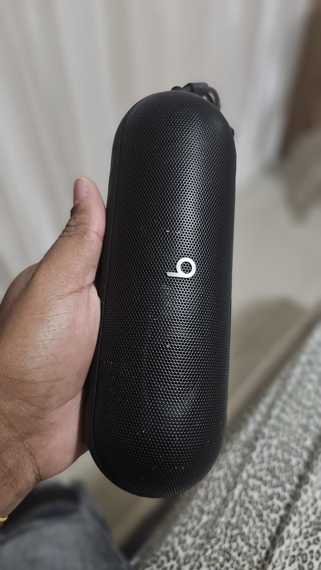 Beats Pill - Portable Bluetooth Speaker- Up to 24H Battery Life, Water Resistant, Bluetooth, Apple & Android Compatible, Seriously Loud Sound for Home, Outdoor and Travel- Champagne Gold customer photo 1