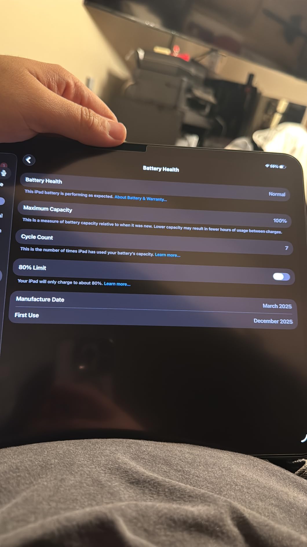 Apple iPad Pro 2024 (13-inch, Wi-Fi + Cellular, 256GB) - Space Black (Renewed) customer photo 1