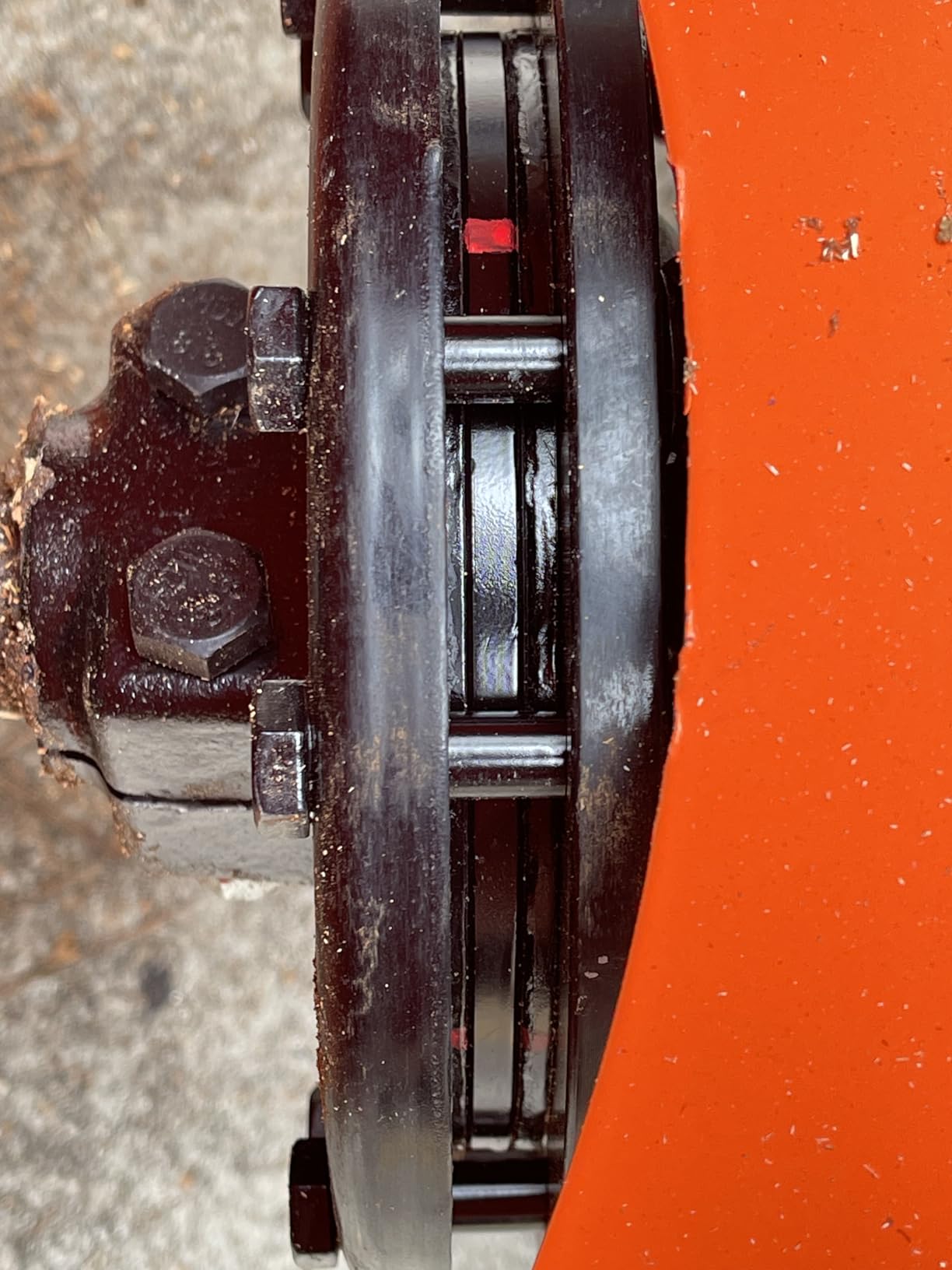 MechMaxx Heavy Duty 3-Point PTO Powered Stump Root Grinder For 15-45HP Tractors With 34 Carbide Teeth, 6'' Cutting Depth, 24'' Flywheel Diameter, Model SG24 Orange customer photo 2