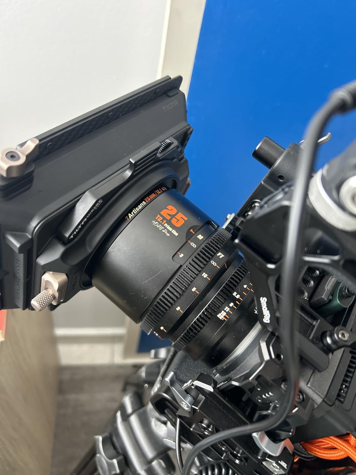 7artisans 10mm/16mm/25mm/35mm/50mm/85mm T2.1 Cine Lens for Sony E Mount APS-C 260° Ultra Long Focus Large Aperture Prime Mirrorless Camera Lens for Portraiture/Street Photography/Humanistic(35mm) customer photo 1