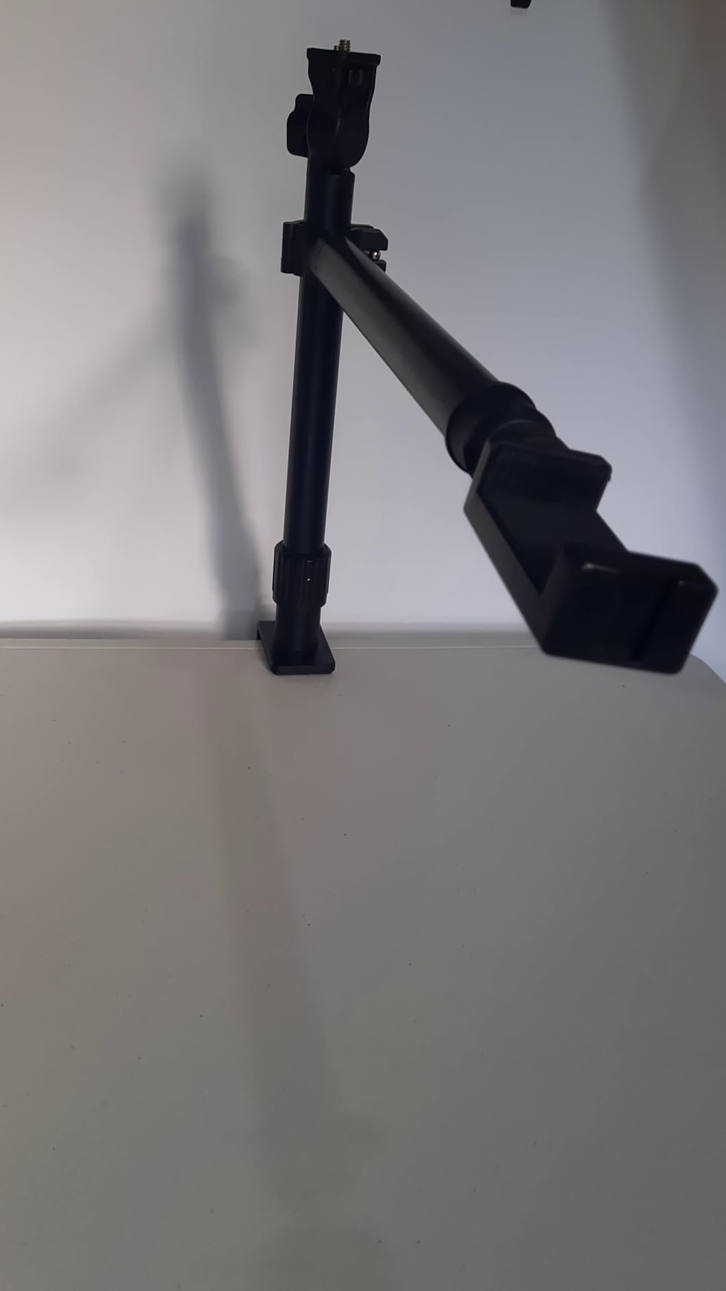 SMALLRIG Triangle Camera Desk Mount, Max. Load 3kg/6.6lbs, Overhead Mount with Auxiliary Support Rod, with Phone Holder and Small Ball Head for Camera/Phone/Light/Webcam customer photo 2