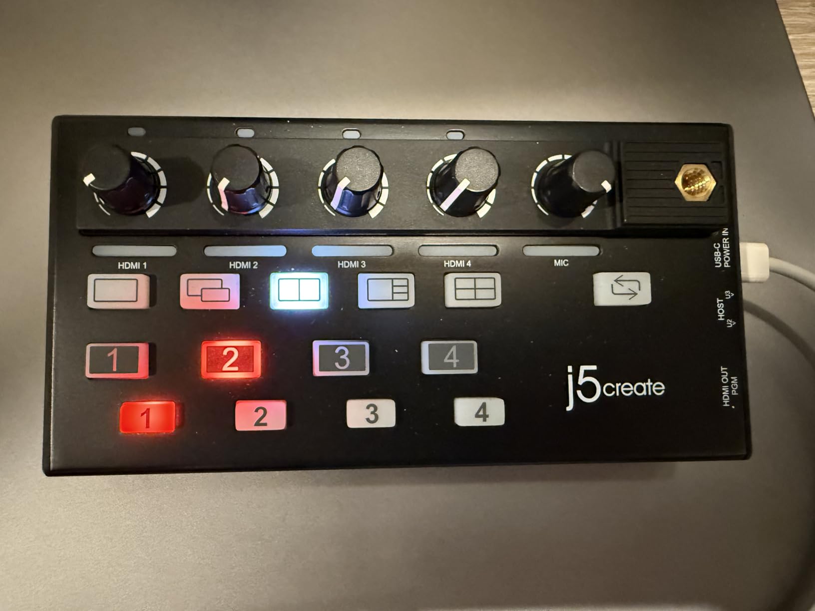 j5create All-in-One Live Streaming Station - Quad HDMI Capture, Audio Mixer, Video Switcher customer photo 1