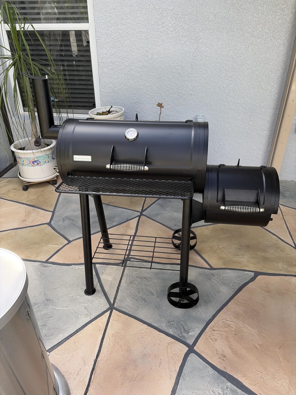 Sophia & William Heavy-Duty Vertical Offset Charcoal Smoker Extra Large Outdoor BBQ Grill with 961 SQ.IN. Cooking Area, Warming Tray, Push-out Ash Tray, Black customer photo 1