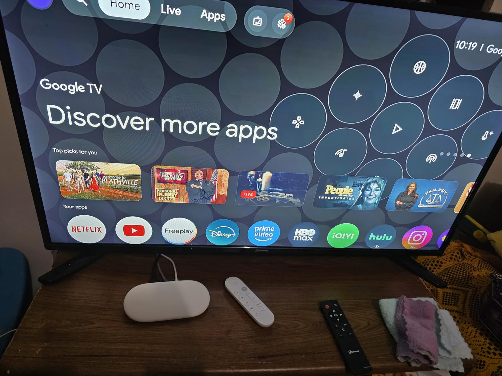 Google TV Streamer 4K - Fast Streaming Entertainment on Your TV with Voice Search Remote - Watch Movies, Shows, Live TV, and Netflix in 4K HDR - Smart Home Control - 32 GB of Storage - Porcelain customer photo 2