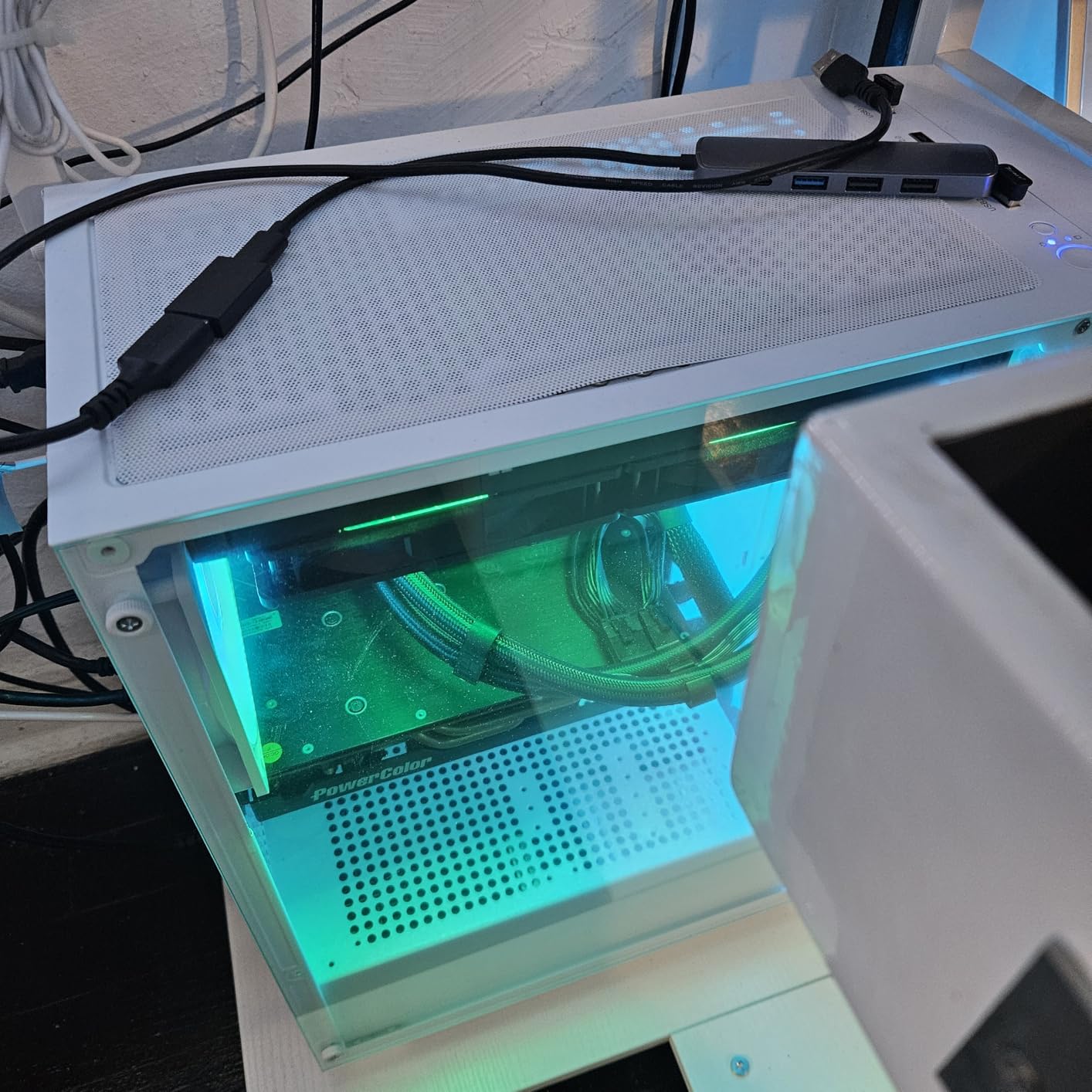 GAMDIAS White ATX Mid Tower Gaming Computer PC Case with Side Tempered Glass, Preinstalled 4X 120mm ARGB Fans, Support Up to 6X 120mm Fans, 360mm AIO/Radiator, 340mm GPU/VGA, 160mm CPU Air Cooler customer photo 1