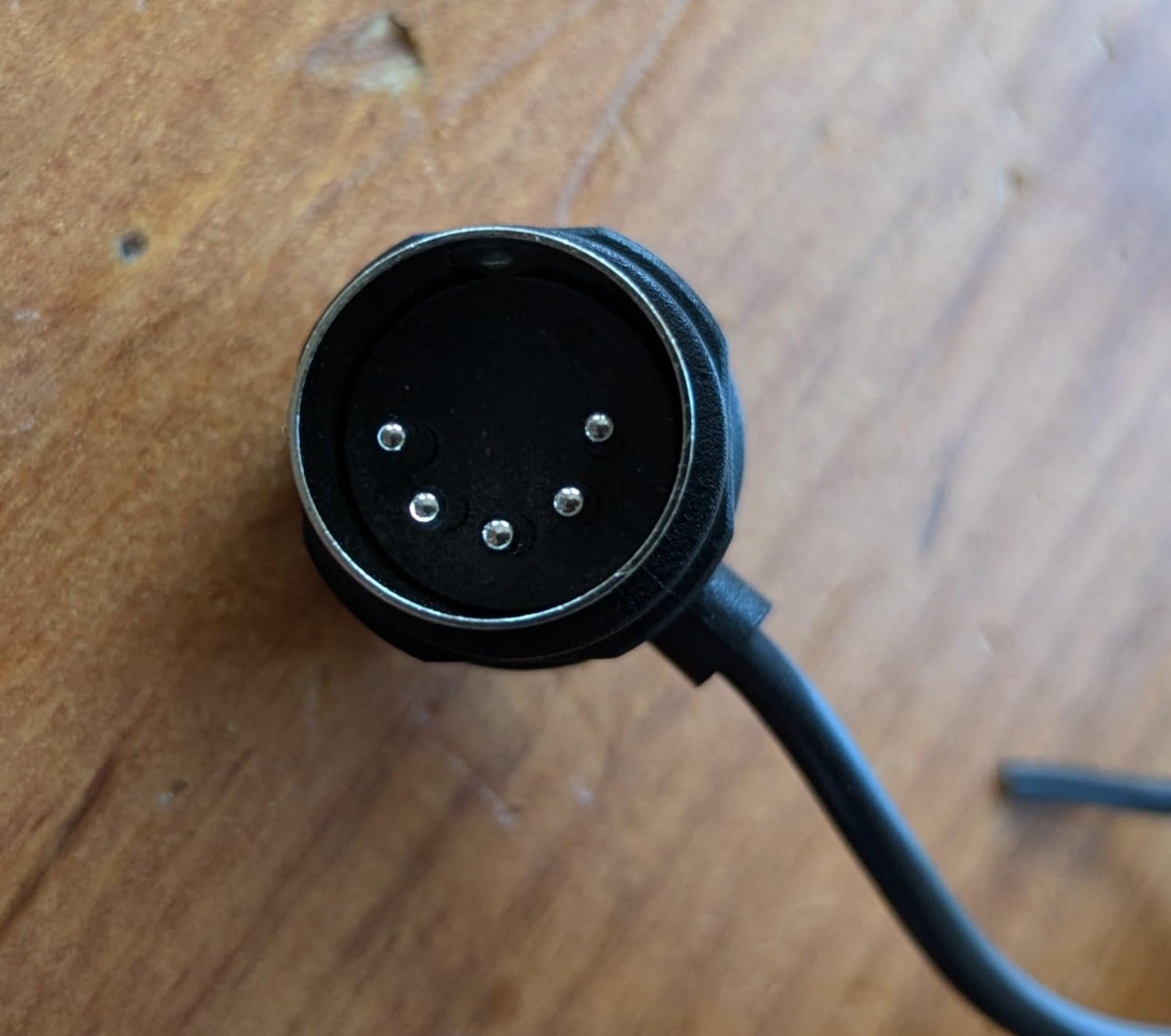 CME TRS MIDI Cable 4-Pack - TRS Type A (3.5mm - 1/8 inch) to 5-pin DIN, 1FT / 30CM, Low-Profile - Right Angle Ultra-Thin Plugs for Compact Spaces customer photo 2
