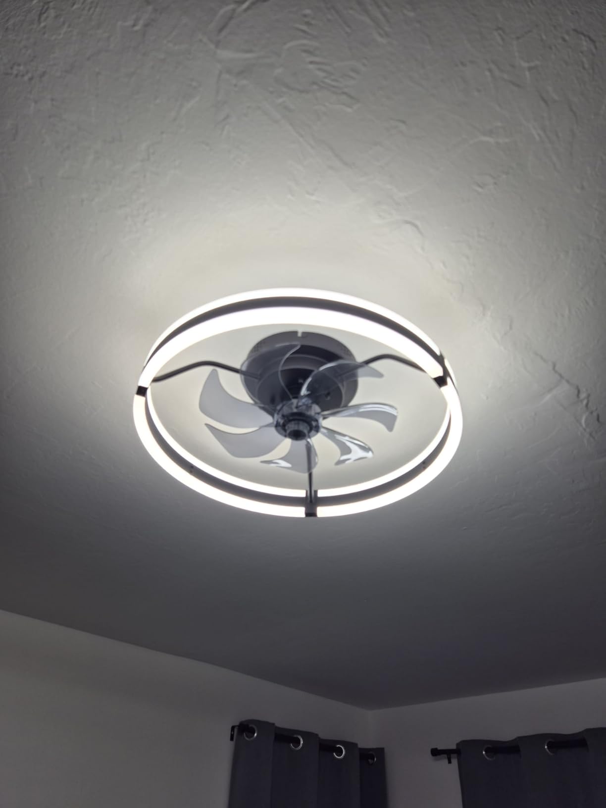 ZMISHIBO Ceiling Fans with Lights and Remote, 19.7'' Low Profile Ceiling Fan, 3000-6000K Dimmable Modern Flush Mount LED Fan Light, 6 Wind Speeds, Black Fandelier Ceiling Fans for Bedroom customer photo 1