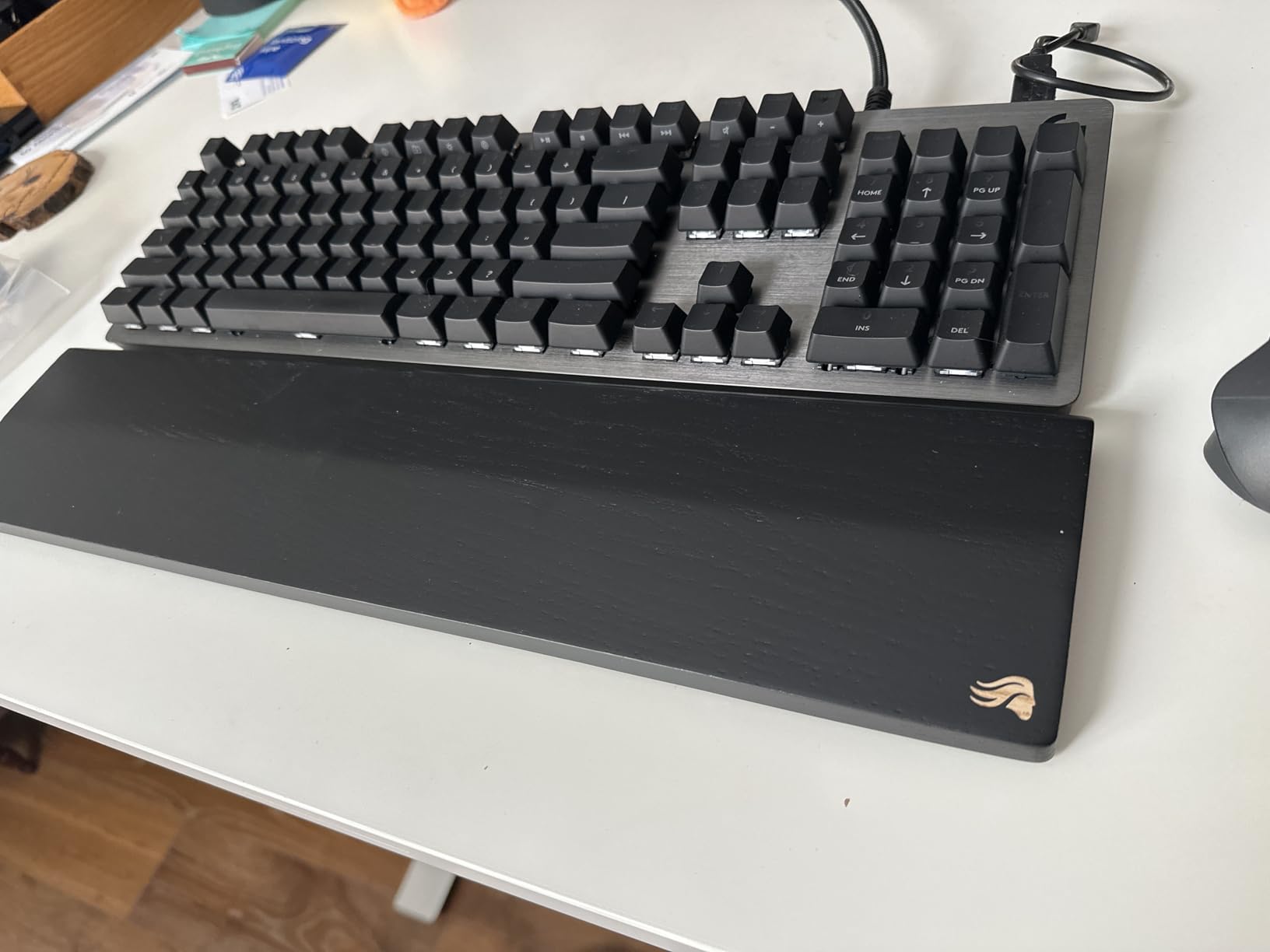 Glorious Gaming Wooden Keyboard Wrist Rest (Full Size) - White Ash Wood, Medium-Coarse Grain, Smooth Surface, Sweat & Oil Resistant, Easy Clean, Anti-Slip Rubber Base, 430 x 100 x 19mm - Onyx customer photo 1