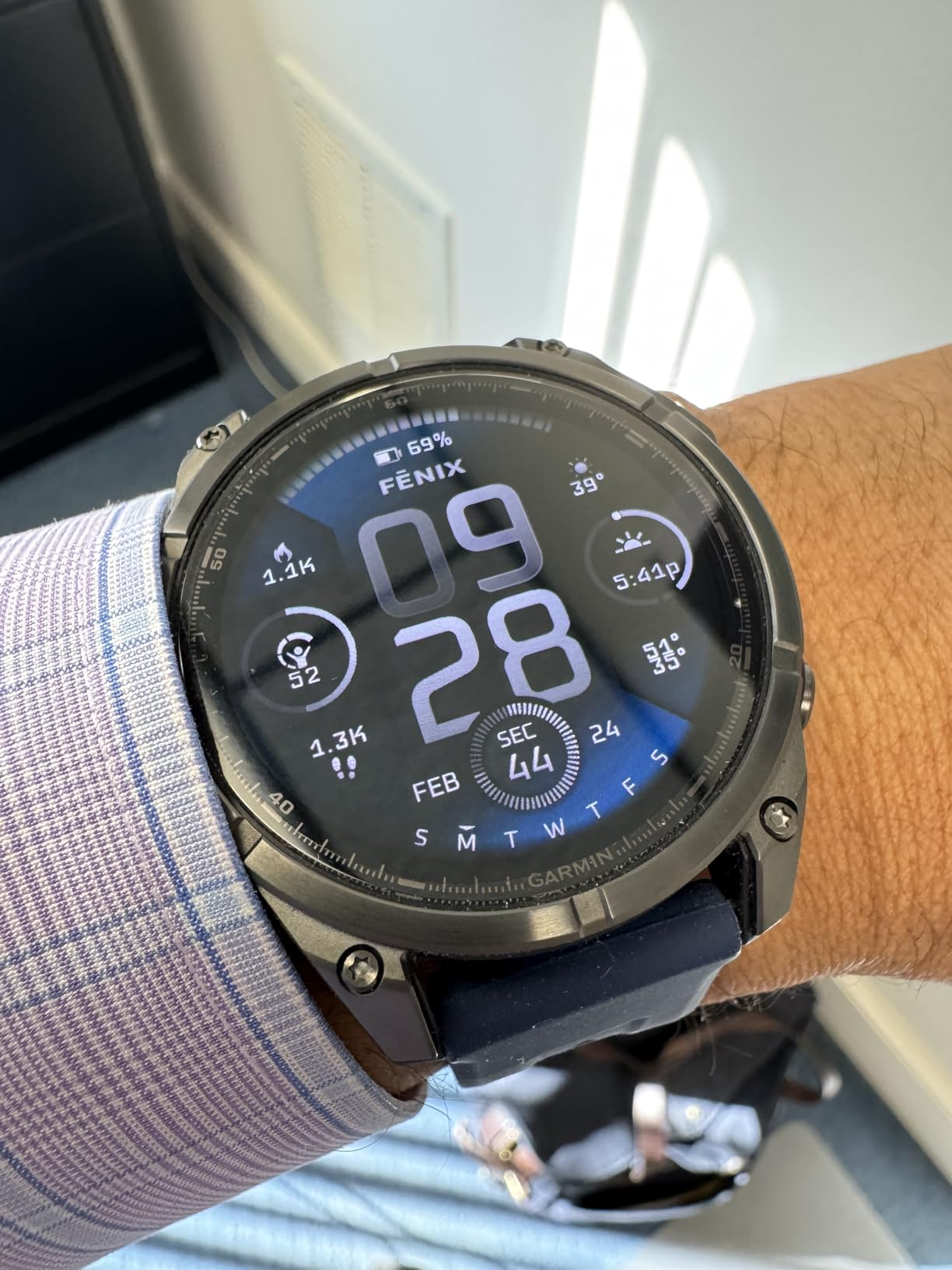 fēnix® 8 - 51 mm, AMOLED, Sapphire, Premium Multisport GPS Smartwatch, Long-Lasting Battery Life, Dive-Rated, Built-in LED Flashlight, Carbon Gray DLC Titanium with Pebble Gray Band customer photo 2