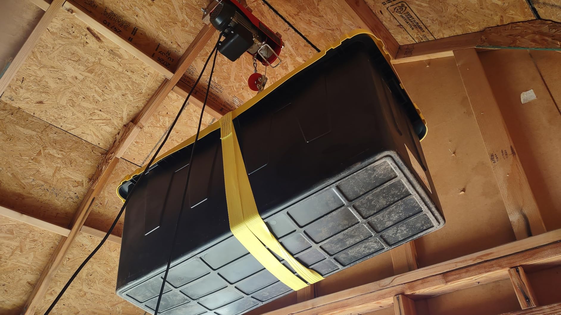 VEVOR Electric Hoist with Remote Control, 440 lbs Material Handling Tool, 110V Electric Hoist for Factories, Warehouses, Construction Site, Attic customer photo 2