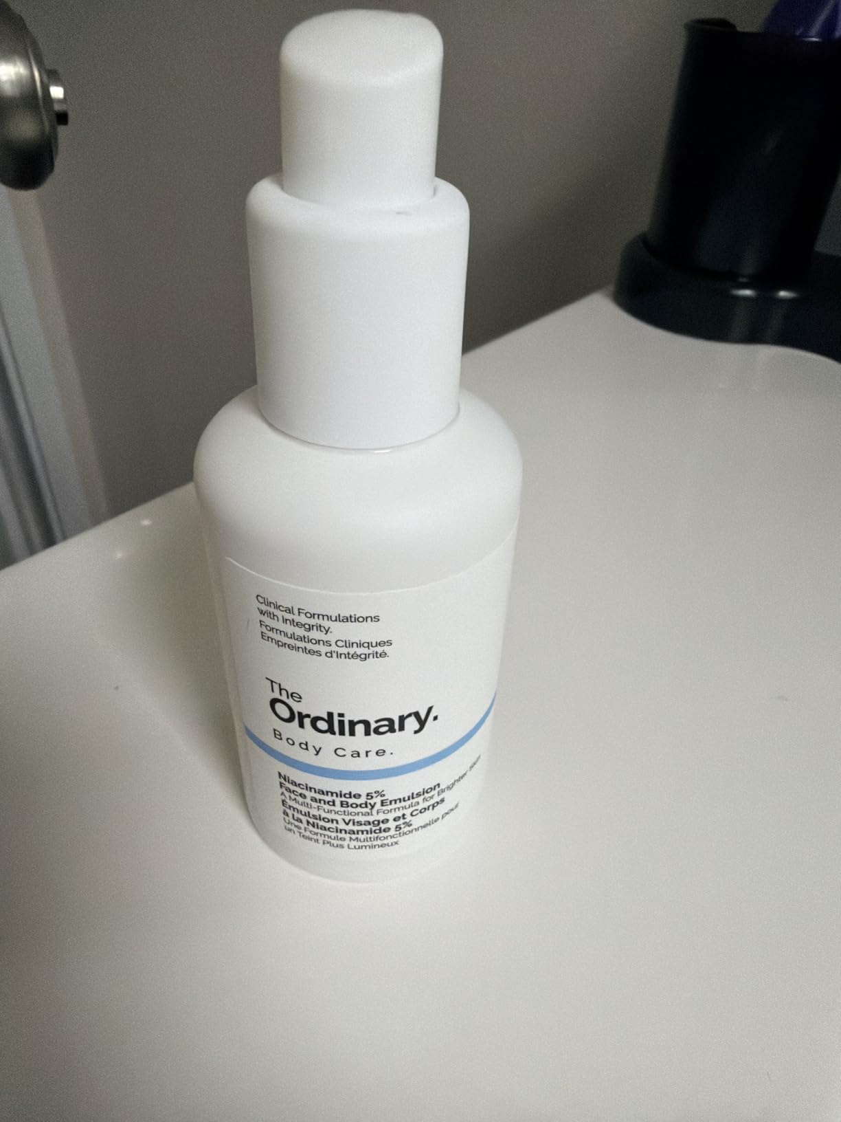 The Ordinary Niacinamide 5% Face and Body Emulsion, Dark Spot & Skin Tone Corrector, 3.4 Fl Oz customer photo 1