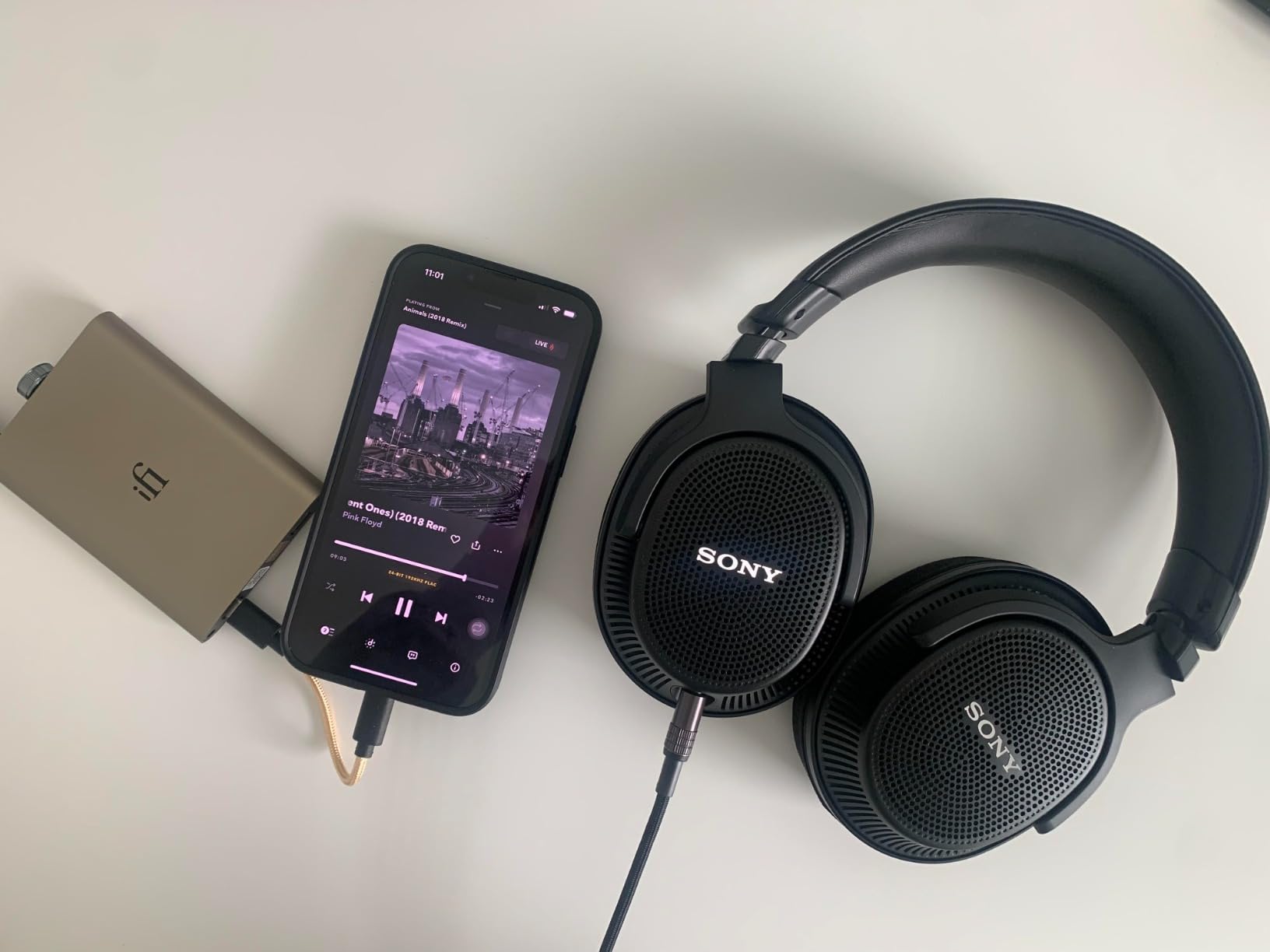 iFi Audio hip-dac 3 Portable Hi-Res DAC/Headphone Amp - True Balanced Circuit, 400mW Output, Dual USB-C, PCM 384kHz/DSD256/MQA Decoding, XBass Analog Enhancement, PowerMatch, iEMatch & up to 12hrs Playtime (Black Stealth) customer photo 1