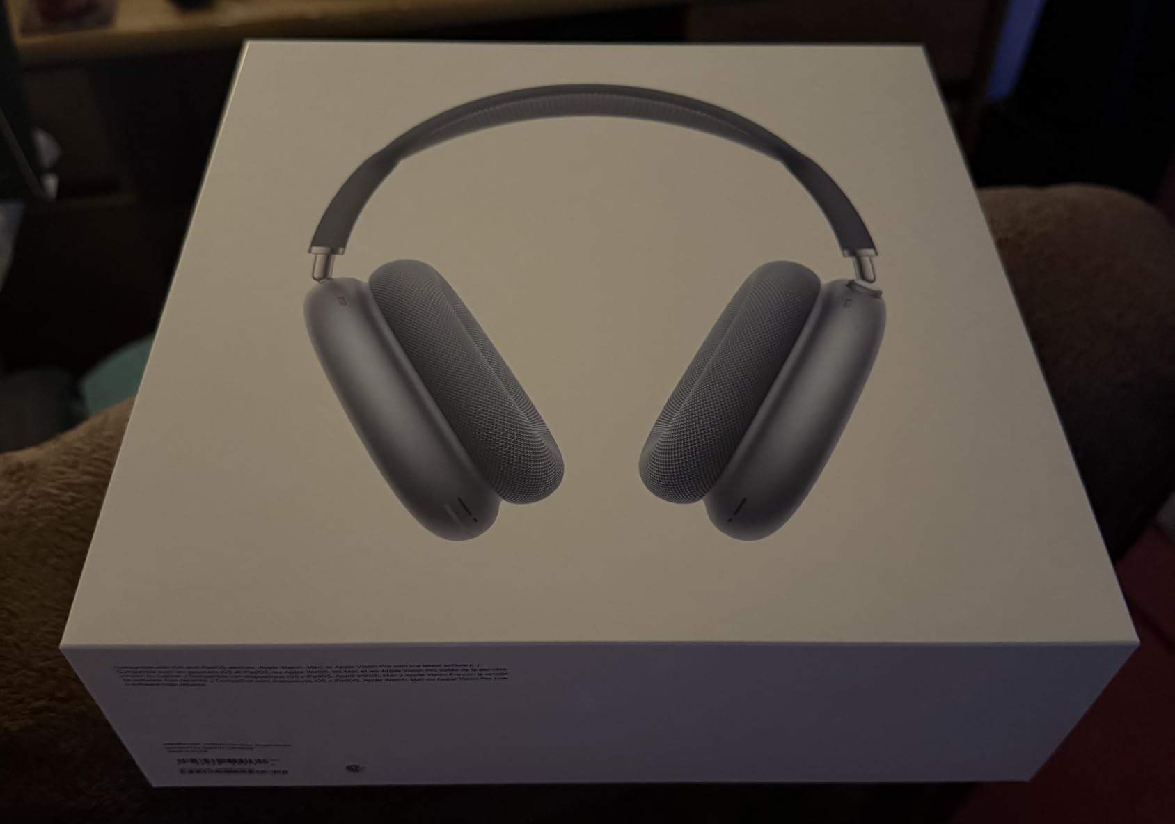 AirPods Max Wireless Over-Ear Headphones, Pro-Level Active Noise Cancellation, Transparency Mode, Personalized Spatial Audio, USB-C Charging, Bluetooth Headphones for iPhone - Starlight customer photo 1