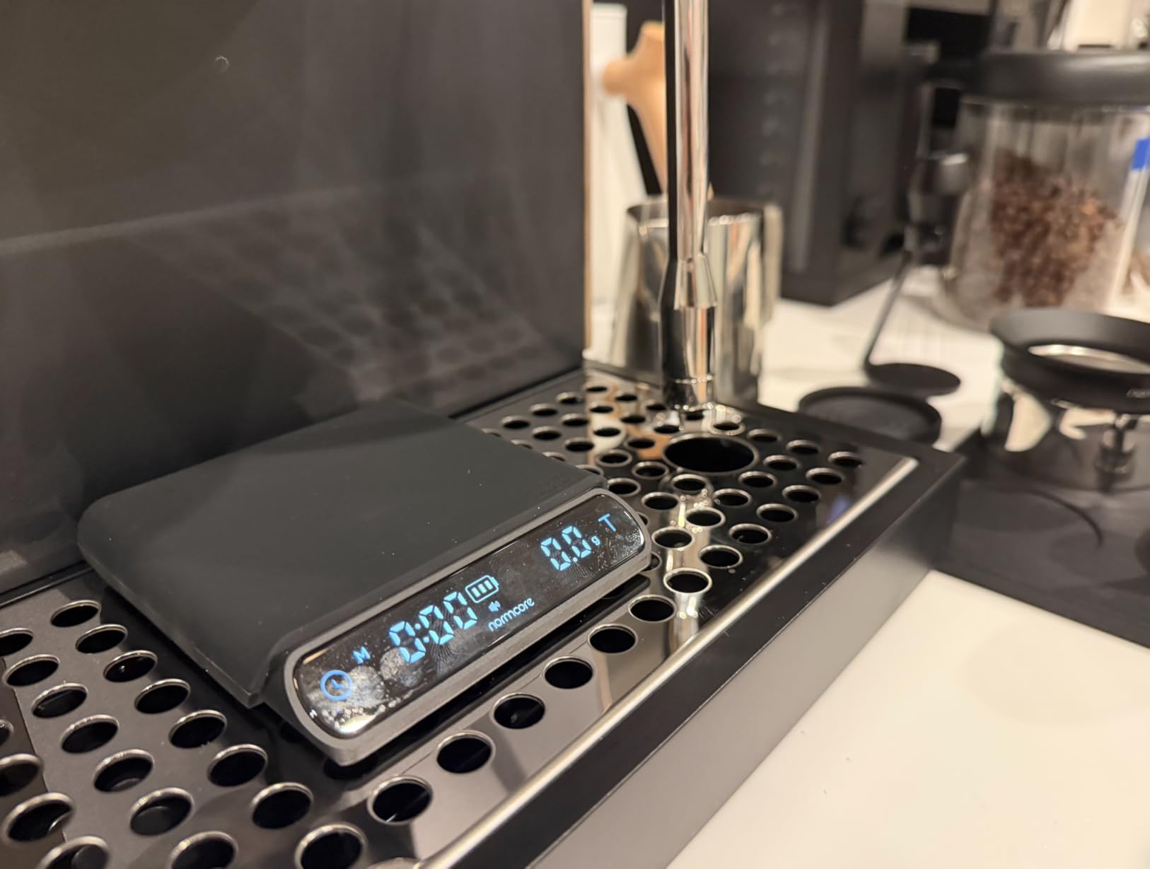 Normcore Pocket Coffee Scale V3, Pour Over Drip Espresso Scale, Barista Scale with Timer, Anodized Aluminum Body with Back-Lit LCD Display customer photo 1