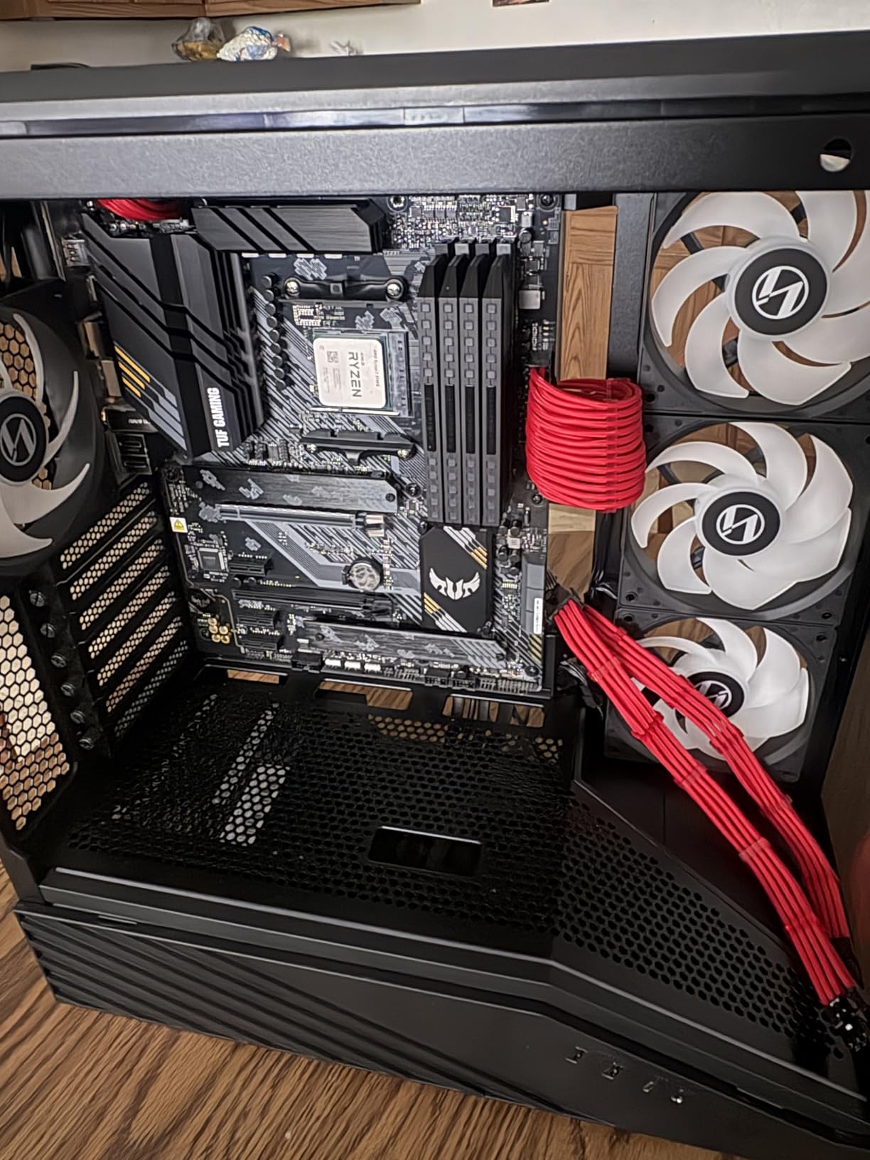 Thermaltake Toughpower GT 750W ATX 3.1 Standard Power Supply; 80 Plus Gold Efficiency; Smart Zero Fan; Native 300W PCIe 5.1 Connector; PS-TPT-0750FNFAGU-3; 5 Year Warranty customer photo 2