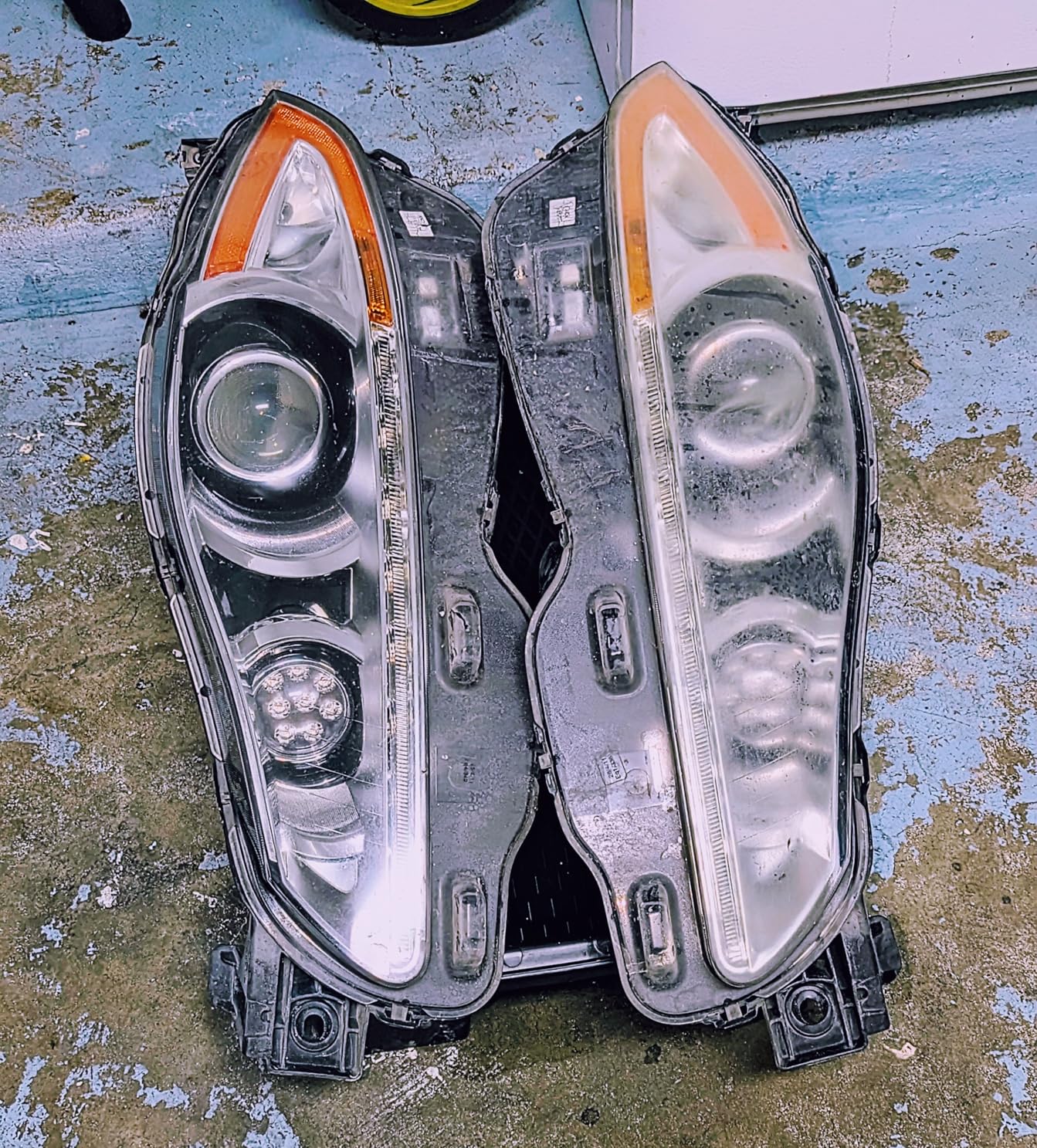 XPERTCHEMY Headlight Restoration Kit-Headlight Cleaner Removing The Heavy-Duty Yellowing, Clouding and Stains, Even Buffs Out Unsightly Hairline Scratches, No Power Tools Needed customer photo 2
