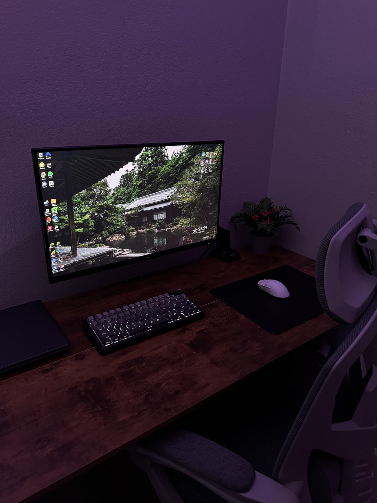 Flash Beyond Glass Gaming Mouse Pad - Premium Glass Pad with Anti-Slip Rubber Base - Smooth, Precise Tracking, Surface for High-Speed Gaming, Ideal for FPS Players (Black, Middle-15.7L x 11.8W inches) customer photo 1