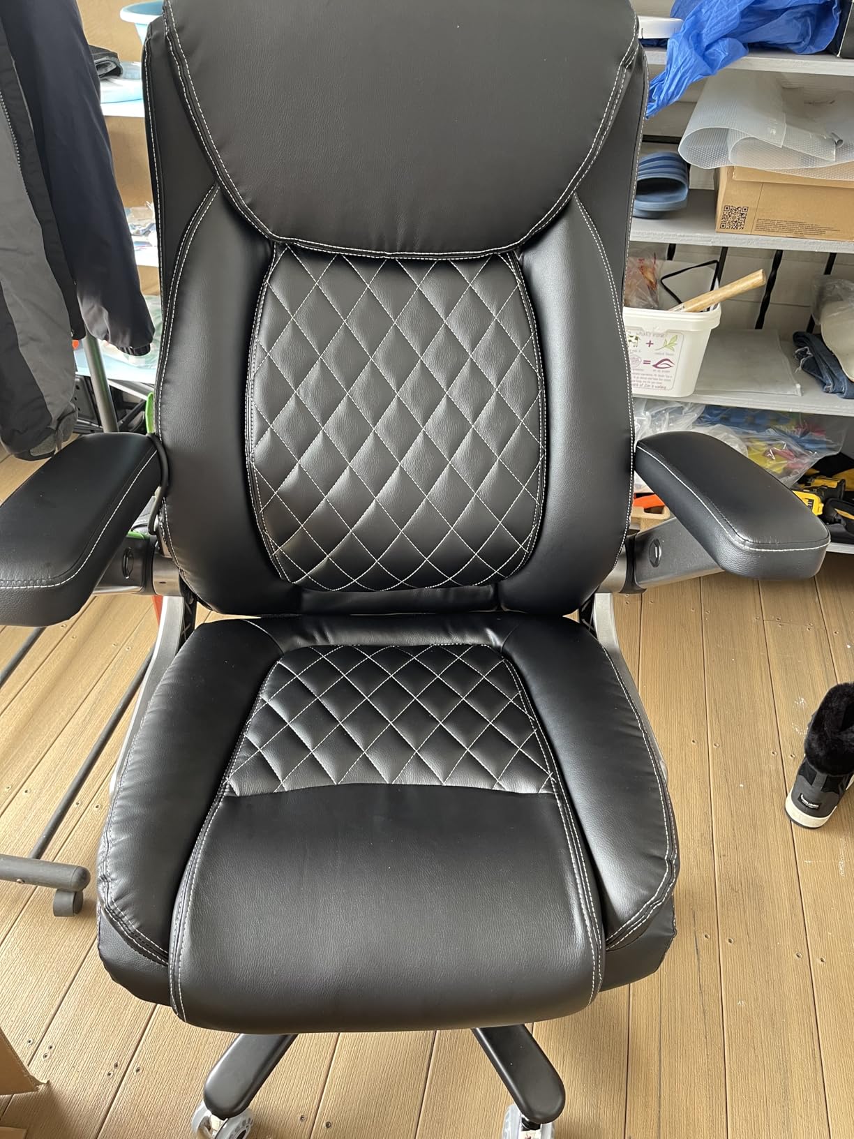 600LBS Large Heavy Duty Office Chair with 5D Flip Arms, Comfy Big and Tall Executive Office Desk Chair with Pocket Spring Cushion, High Back Computer Chair with Lumbar Support, Dual Rubber Wheel customer photo 1