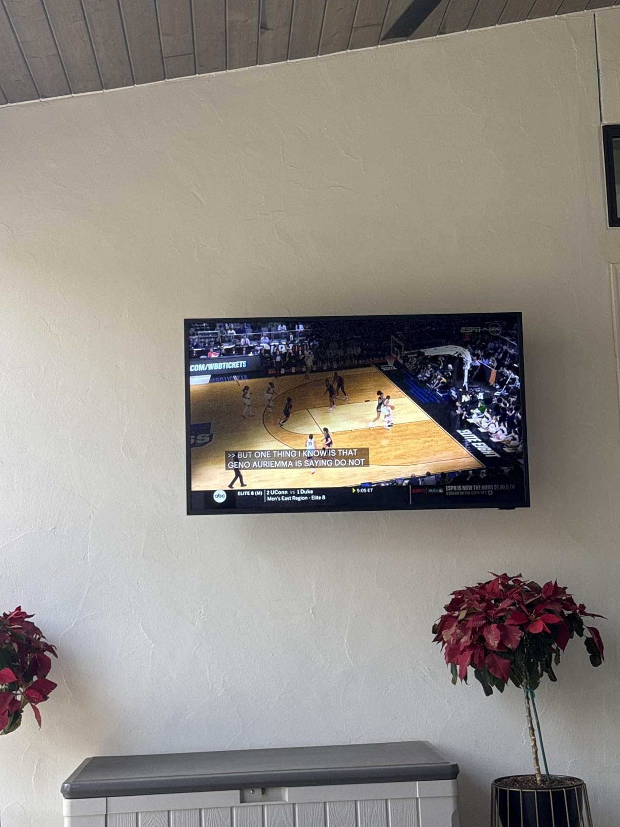 Samsung 55-Inch Class Neo QLED 4K The Terrace Partial Sun Outdoor Smart TV with Alexa Built-in (QN55LST7DAFXZA, 2024 Model) customer photo 1