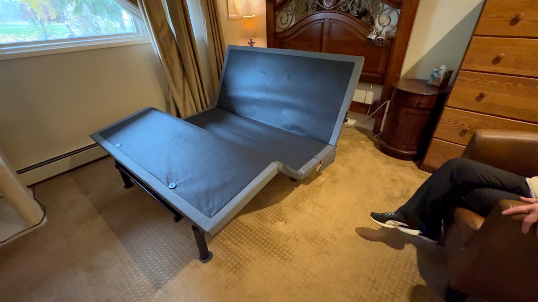 Amada Queen Adjustable Bed Frame with Massage, Head & Foot Incline, Wireless Remote, 4 Built-in USB Ports, LED Night Light, 4 Height-Adjustable Legs, Electric Bed Base customer photo 2