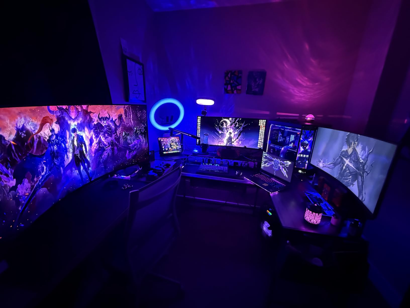 Hyte Y70 Touch Infinite Dual Chamber ATX Mid Tower Modern Aesthetic Case with Integrated 2.5K LCD Touchscreen - Black Cherry/Red customer photo 1