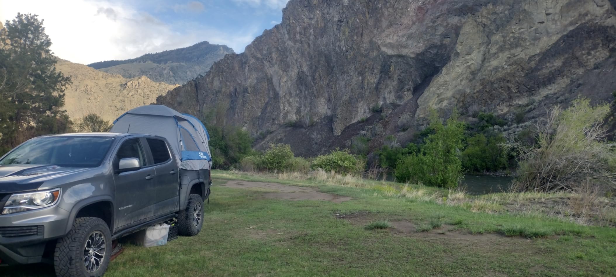 JOYTUTUS Truck Tent with Rainfly 5.0Ft, Straight Spacious Truck Bed Tent with Sky View Mesh, Waterproof PU2000mm Double Layer for 2 Person, Gray Green customer photo 2