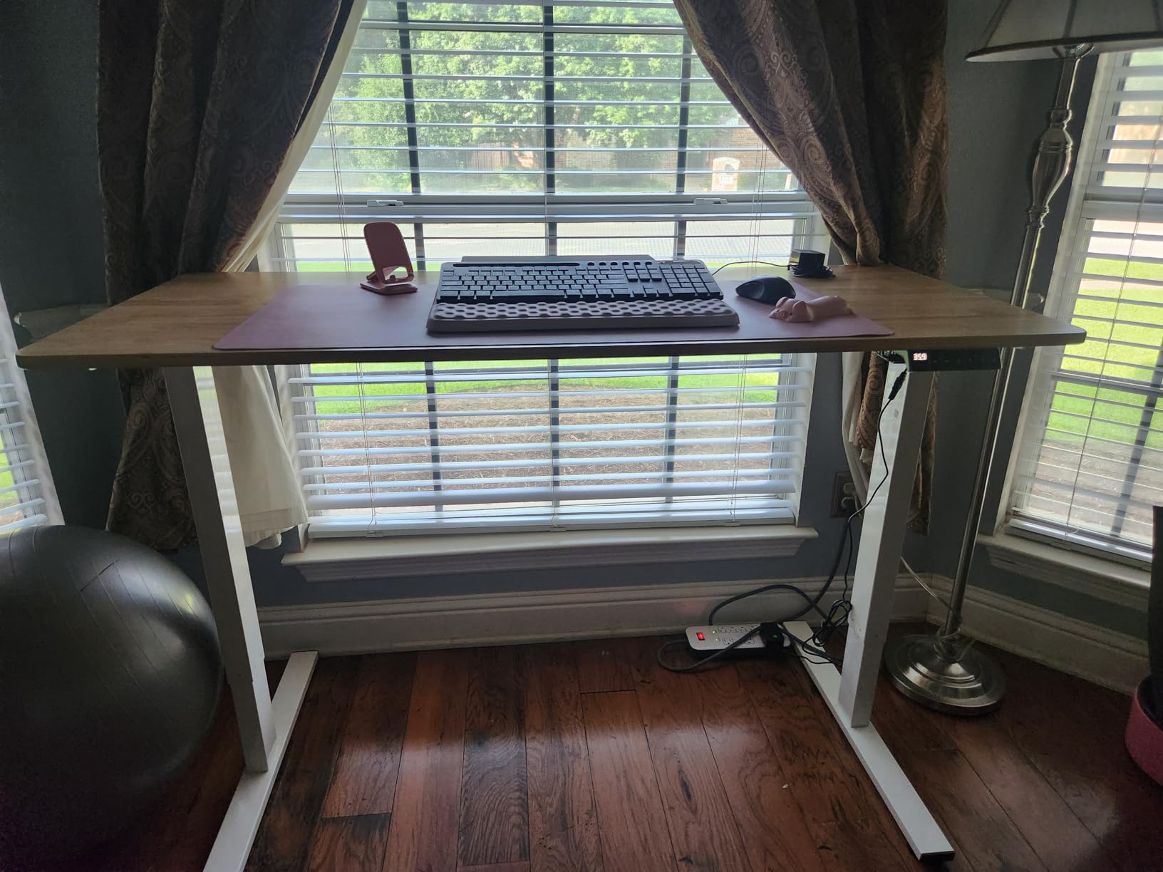FLEXISPOT EN1 Bamboo One-Piece Standing Desk, 60 x 30 Inches Ergonomic Desk for Home Office and Gaming (Black Frame + Bamboo Top, 2 Packages) customer photo 2