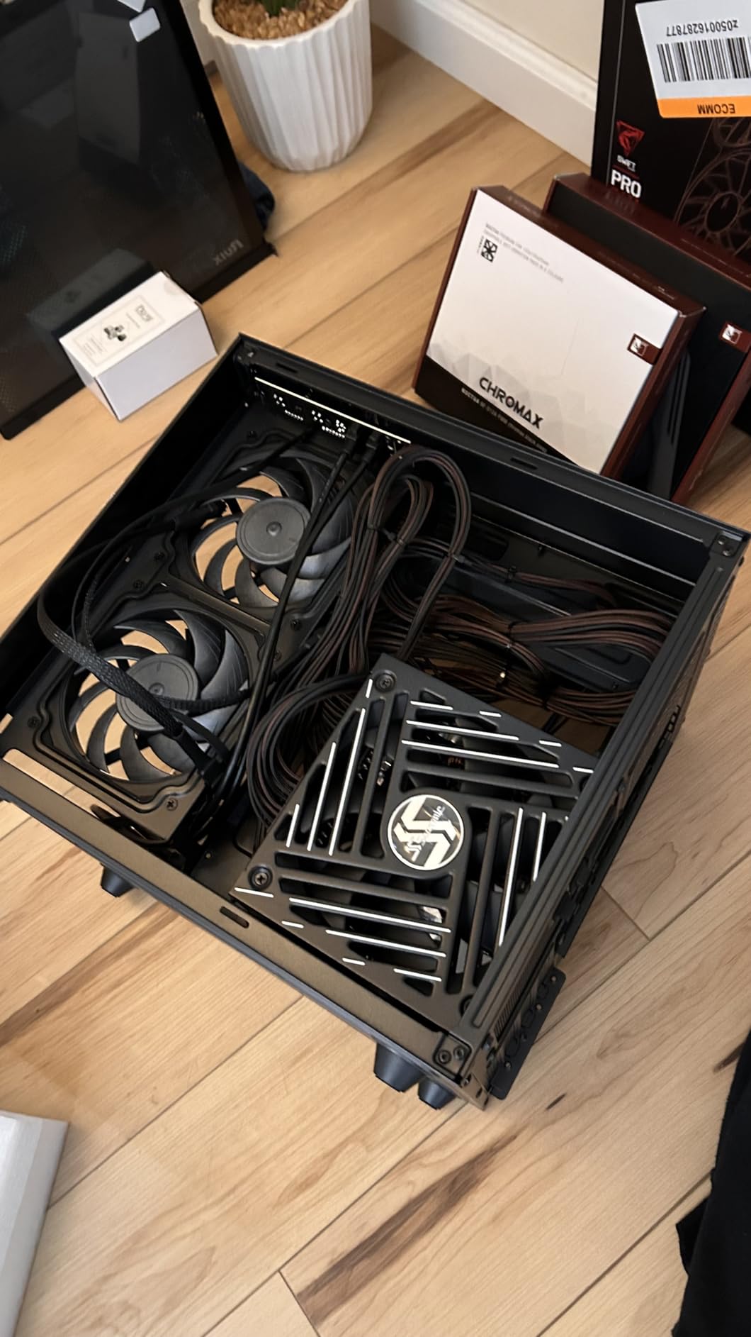 Seasonic Focus GX 1000W Power Supply ATX 3.1 PCIe 5.1 (12V-2x6) 10 Years Warranty Cybenetics Gold Fully Modular RTX 5090 AMD RX 9000 Ready customer photo 1