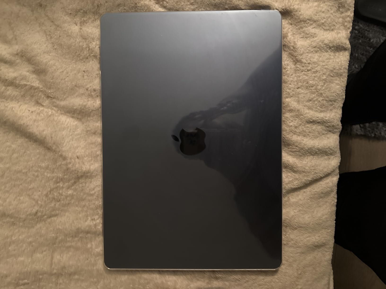 2024 MacBook Air 15-inch Laptop with M3 chip: Built for Apple Intelligence, 15.3-inch Liquid Retina Display, 24GB Unified Memory, 512GB SSD Storage, Backlit Keyboard, Touch ID; Starlight customer photo 2