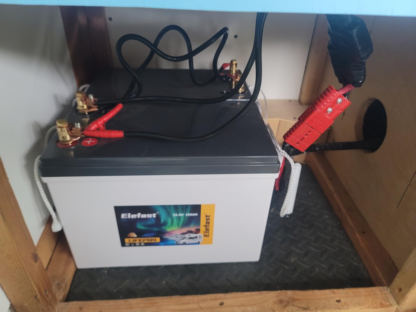 Lifepo4 Battery 100AH 24V Lithium Battery Built-in 100A BMS,Up to 20000 Deep Cycle,Perfect for Trolling Motors, Marine,RV,Boat,Solar System Home Storage customer photo 2
