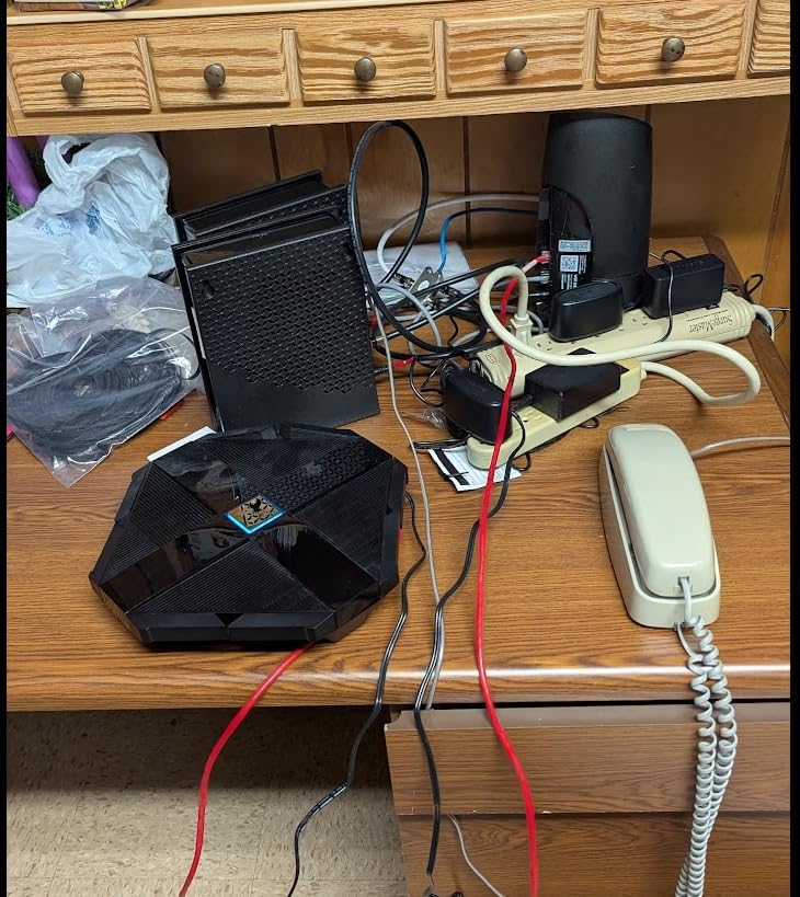 Coaxial Cable Splitter, Support 10-2602MHz, RG6 RG59 Coax Compatible, Work with MoCA2.5 and MoCA3.0, CATV, Satellite TV, Antenna, HDTV and High Speed Internet (6 Way Coaxial Cable Splitter) customer photo 2