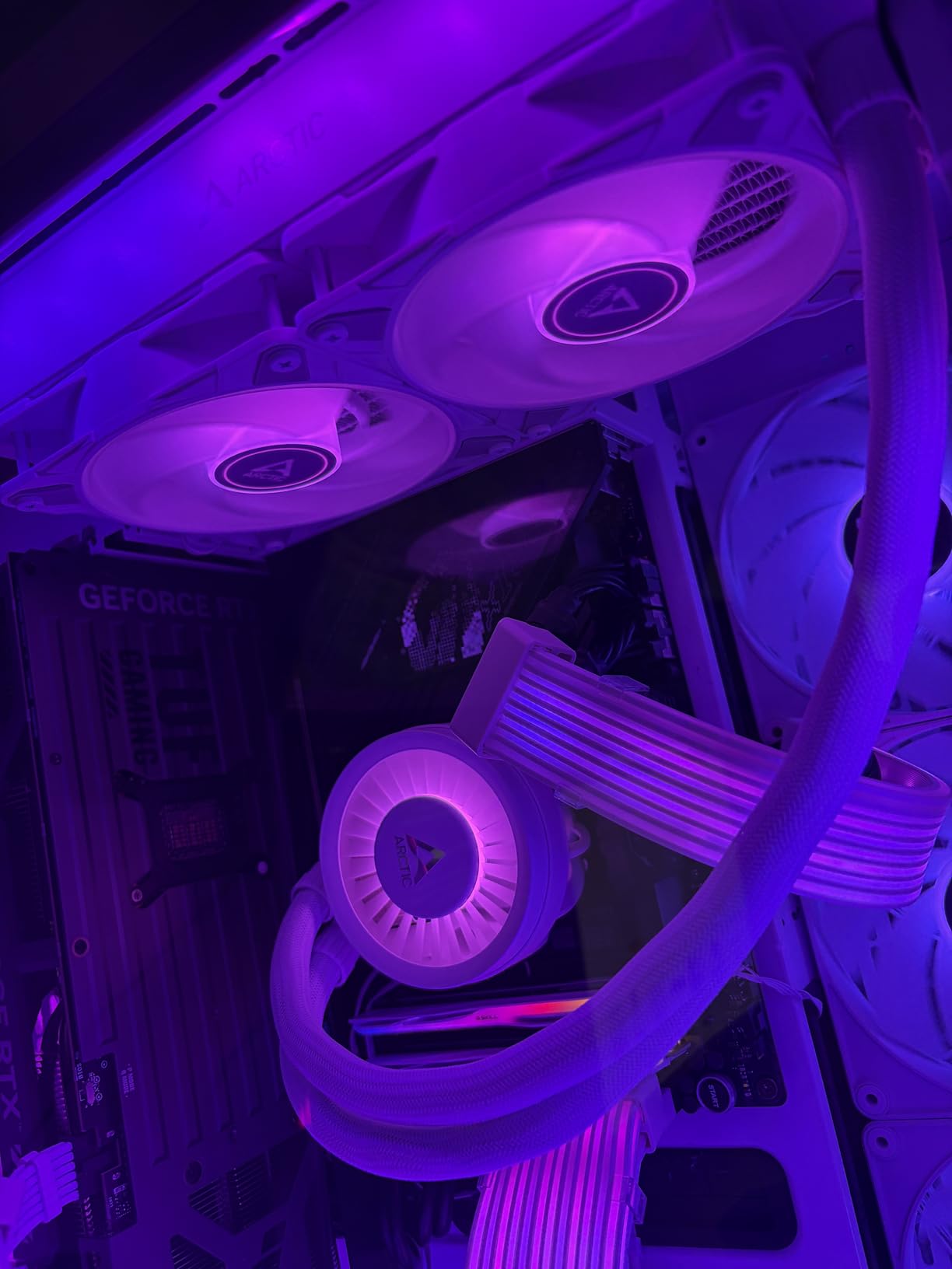 ARCTIC Liquid Freezer III Pro 240 A-RGB (White) - AIO CPU Cooler, 2 x 120 mm Water Cooling, 38 mm Radiator, PWM Pump, VRM Fan, AMD AM5/AM4, Intel LGA1851/1770 Contact Frame - White customer photo 1