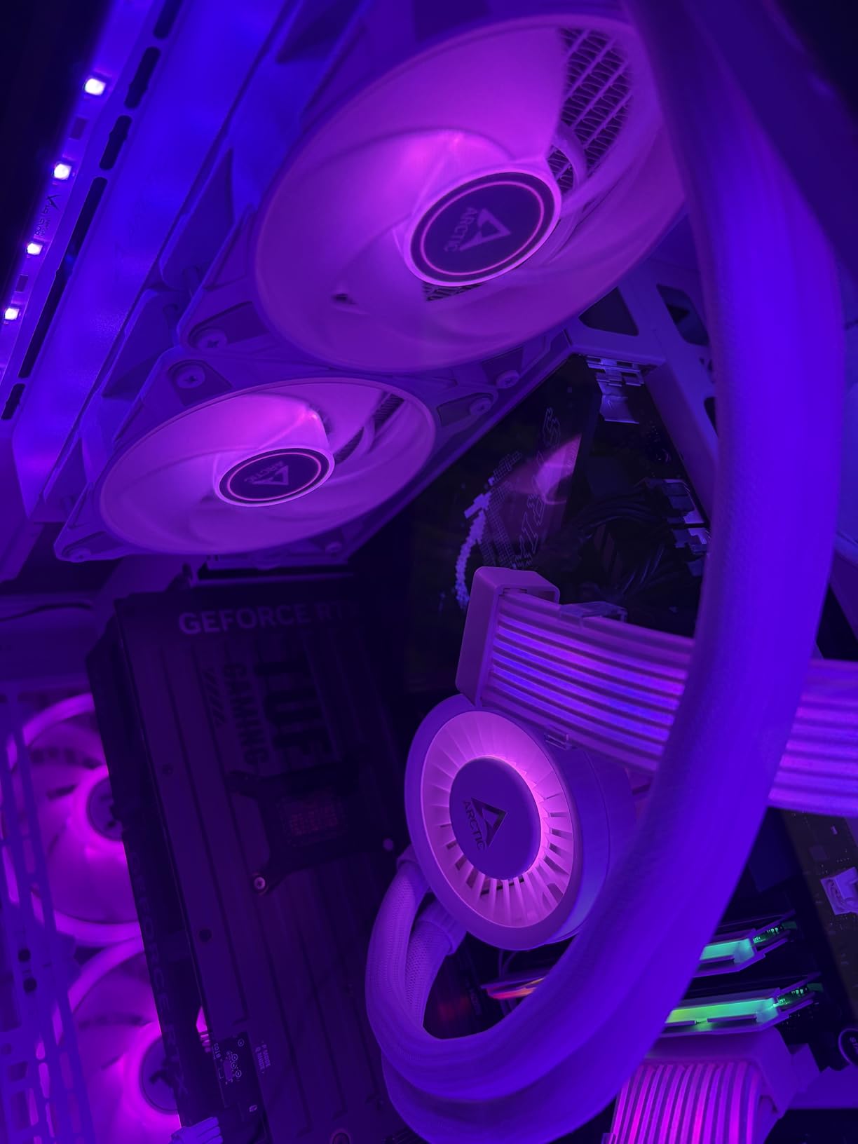 ARCTIC Liquid Freezer III Pro 240 A-RGB (White) - AIO CPU Cooler, 2 x 120 mm Water Cooling, 38 mm Radiator, PWM Pump, VRM Fan, AMD AM5/AM4, Intel LGA1851/1770 Contact Frame - White customer photo 2