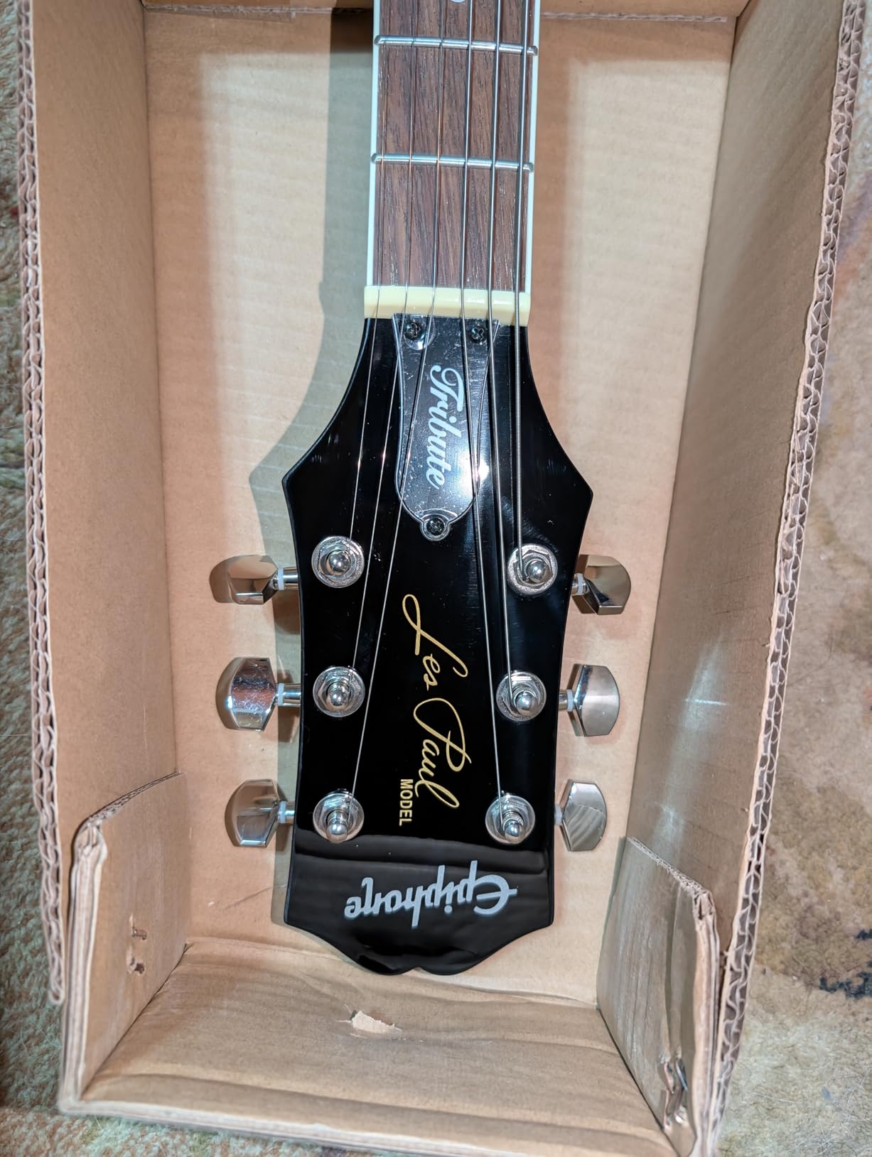 Epiphone Les Paul Tribute Electric Guitar, Heritage Cherry Sunburst customer photo 2