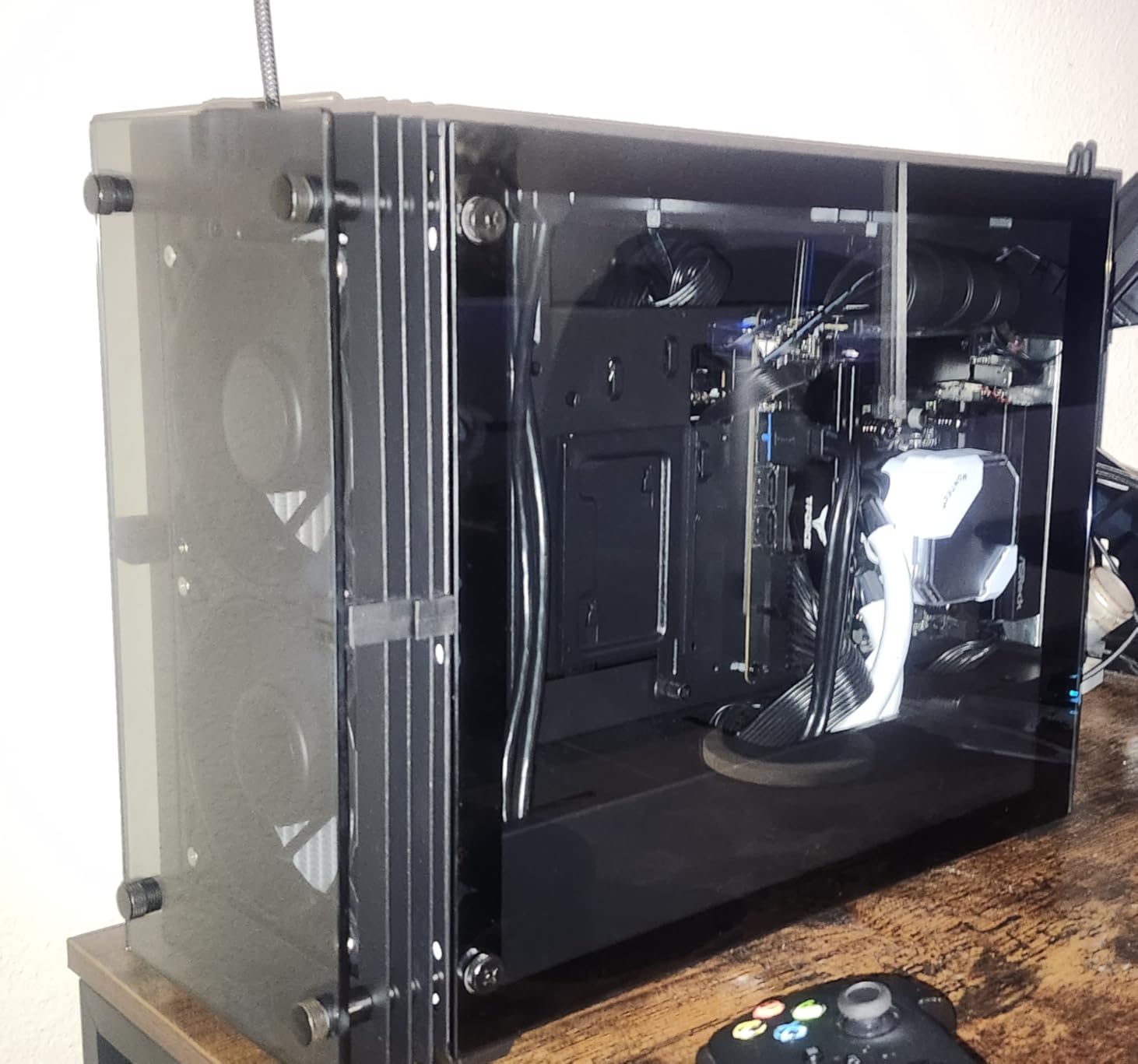 Stratos SFF Gaming PC Case: Mini-ITX, SFX PSU, PCIe 4.0 Riser, 240mm AIO Ready, with 4X PWM ARGB Fans (600-2000rpm) + Controller, Triple-Slot (125mm) GPU Support customer photo 1