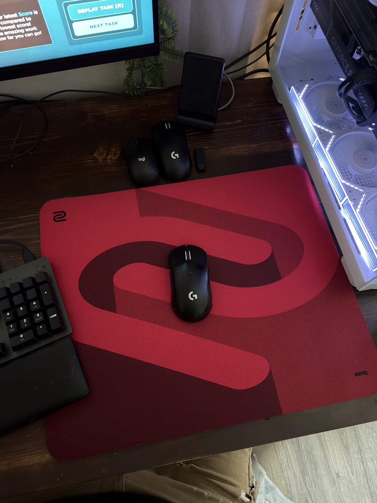 BenQ ZOWIE G-SR-SE Rouge II Large Esports Gaming Mouse Pad, Humidity resistance color cloth, Smooth glide feel with steady control, Uniform high-density rubber base with medium softness,Anti-Slip base customer photo 1