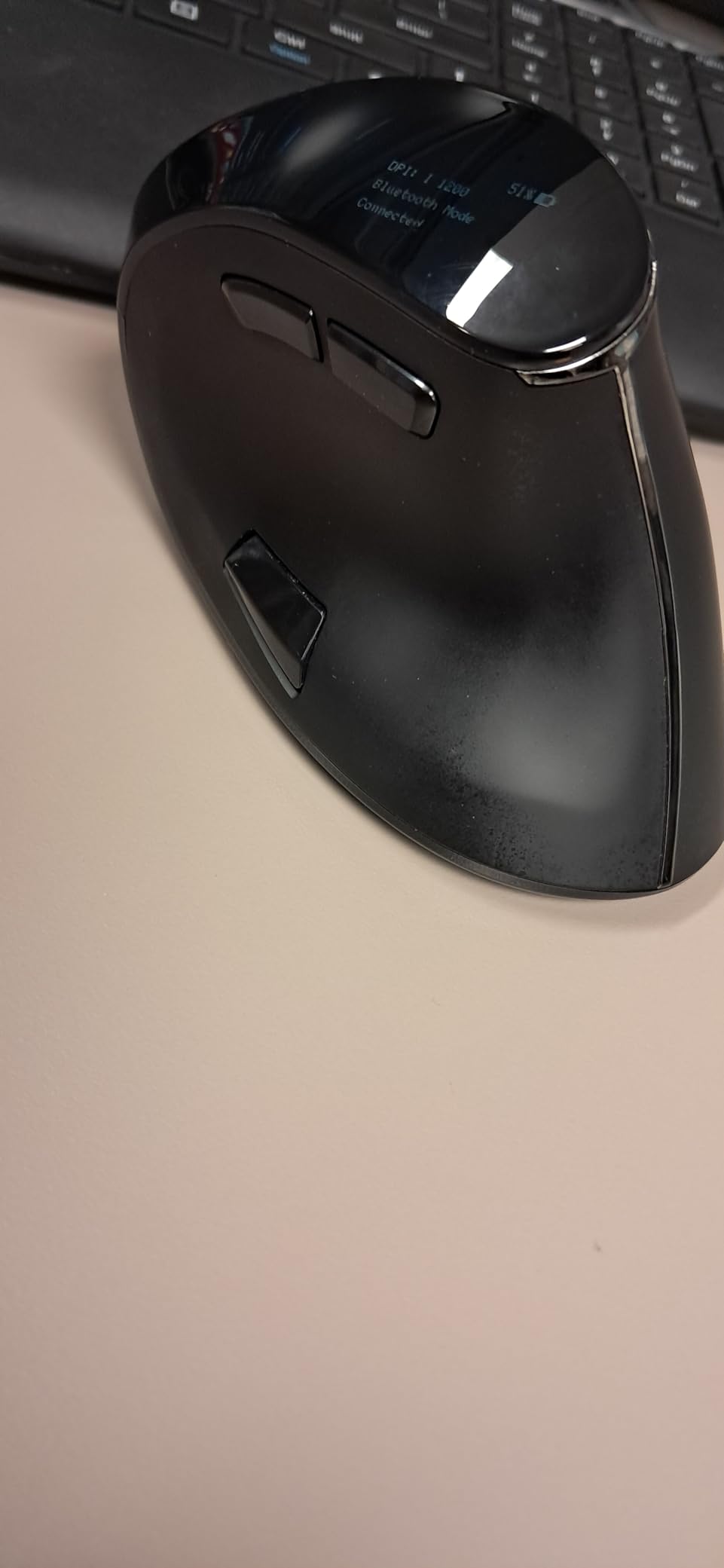 Ergodriven Om Vertical Ergonomic Mouse | Wireless: Bluetooth & 2.4G | Rechargeable, Optical, 4 DPI Levels customer photo 2
