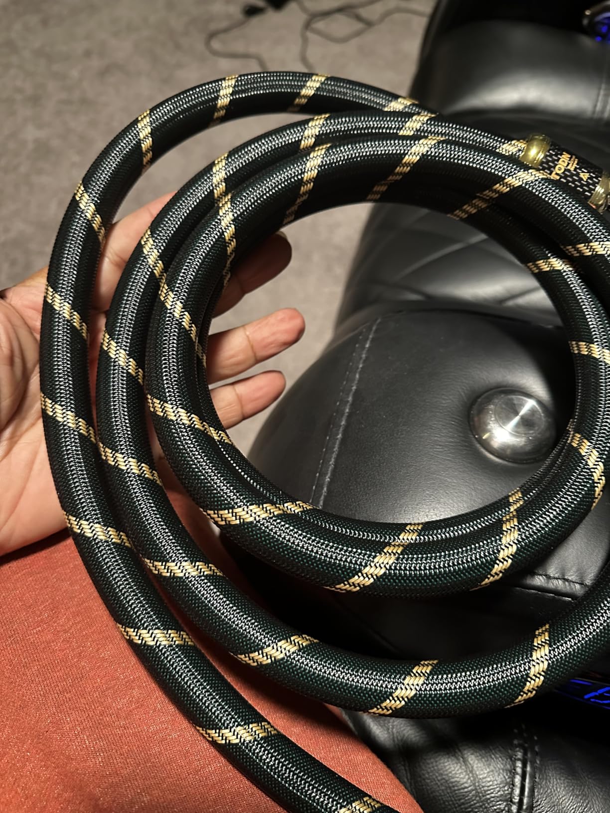 TODN Audiophile Speaker Cable with Banana Plugs and Spade Plugs for Audiophile, OCC-Core, Dual Shielded Banana Plug Audio Cables (6.5ft/2m, 1 Cable) customer photo 2