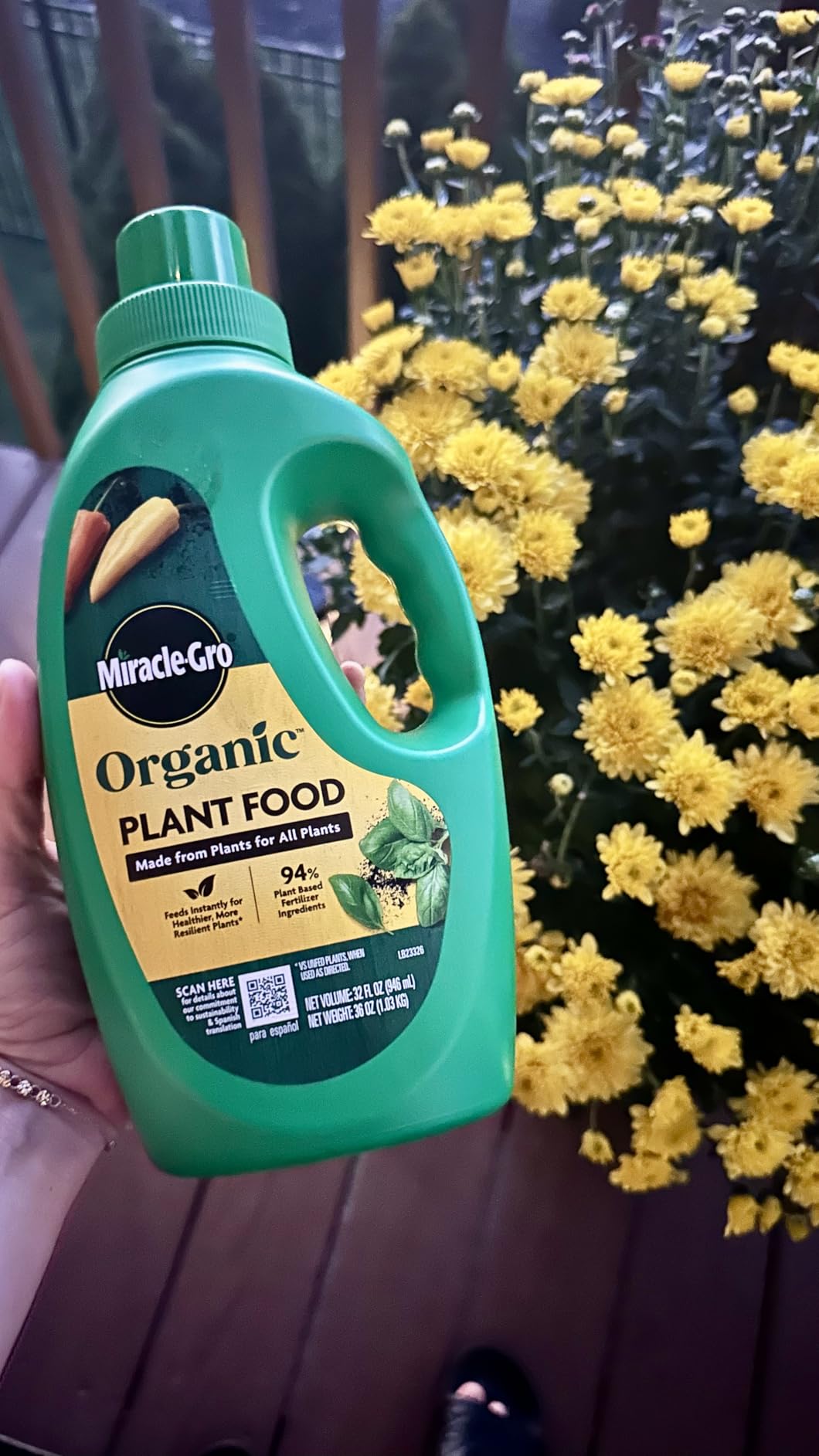 Miracle-Gro Organic Plant Food - Use with Indoor or Outdoor Plants, Organic Liquid Fertilizer for Containers and In-Ground Gardens, OMRI Listed, 32 fl. oz. customer photo 1