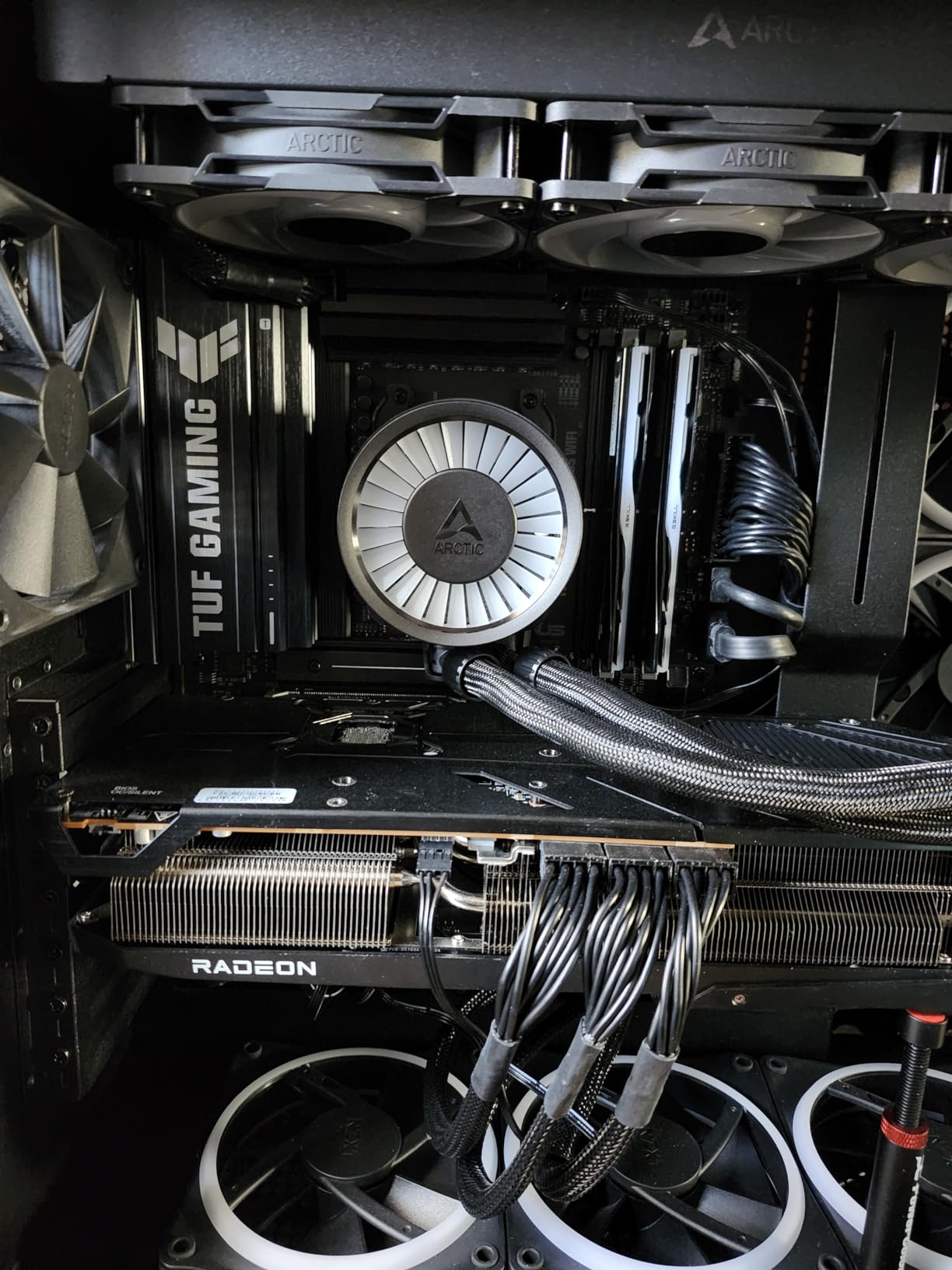 TUF Gaming B850-PLUS WiFi AMD AM5 B850 ATX Motherboard, 14+2+1 80A Stages, AI Ready, DDR5, PCIe 5.0, 3X M.2, Wi-Fi 7, 2.5Gb LAN, DisplayPort, HDMI, USB 10Gbps & 20Gbps Type-C, BIOS Flashback customer photo 1
