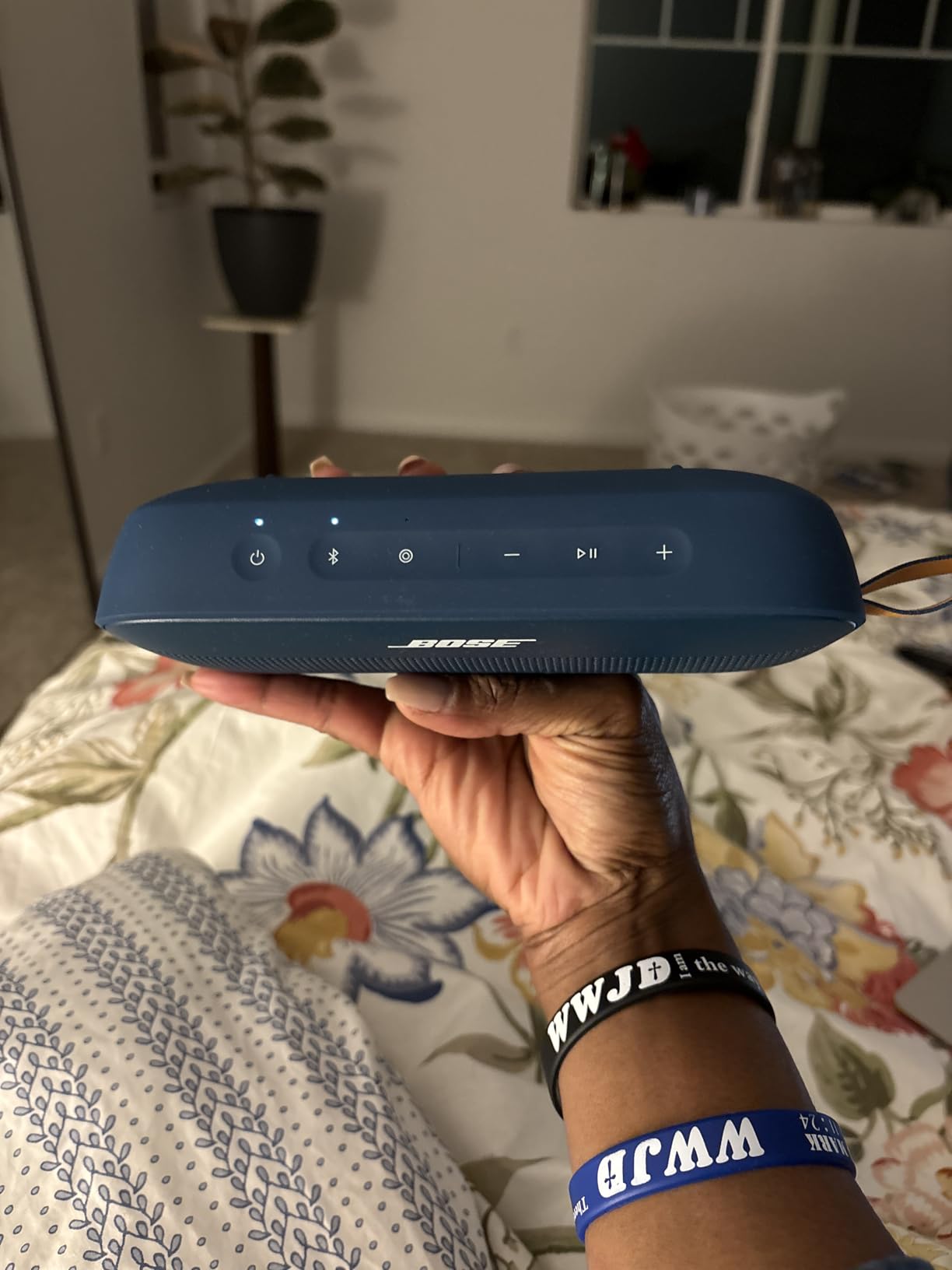 Bose SoundLink Flex Bluetooth Speaker (2nd Gen) - Portable Outdoor Speaker with Hi-Fi Audio, Waterproof and Dustproof, USB-C, Up to 12 Hours Battery Life, Petal Pink - Limited Edition Color customer photo 2