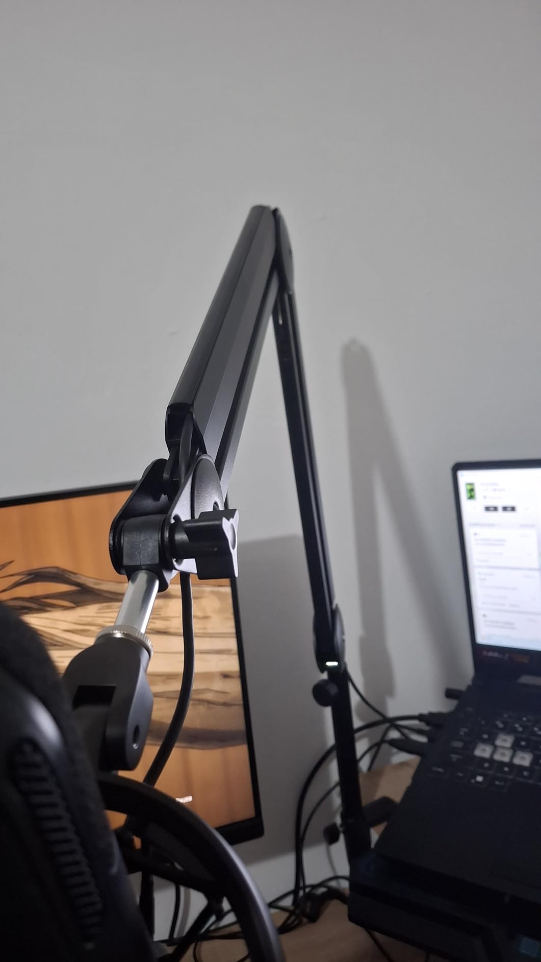 InnoGear Mic Boom Arm, Microphone Stand with Cable Management Channels Height Riser for Blue Yeti FIFINE AM8 K669B HyperX QuadCast S SoloCast AT2020 Shure SM7B MV7 and Other Mics customer photo 1