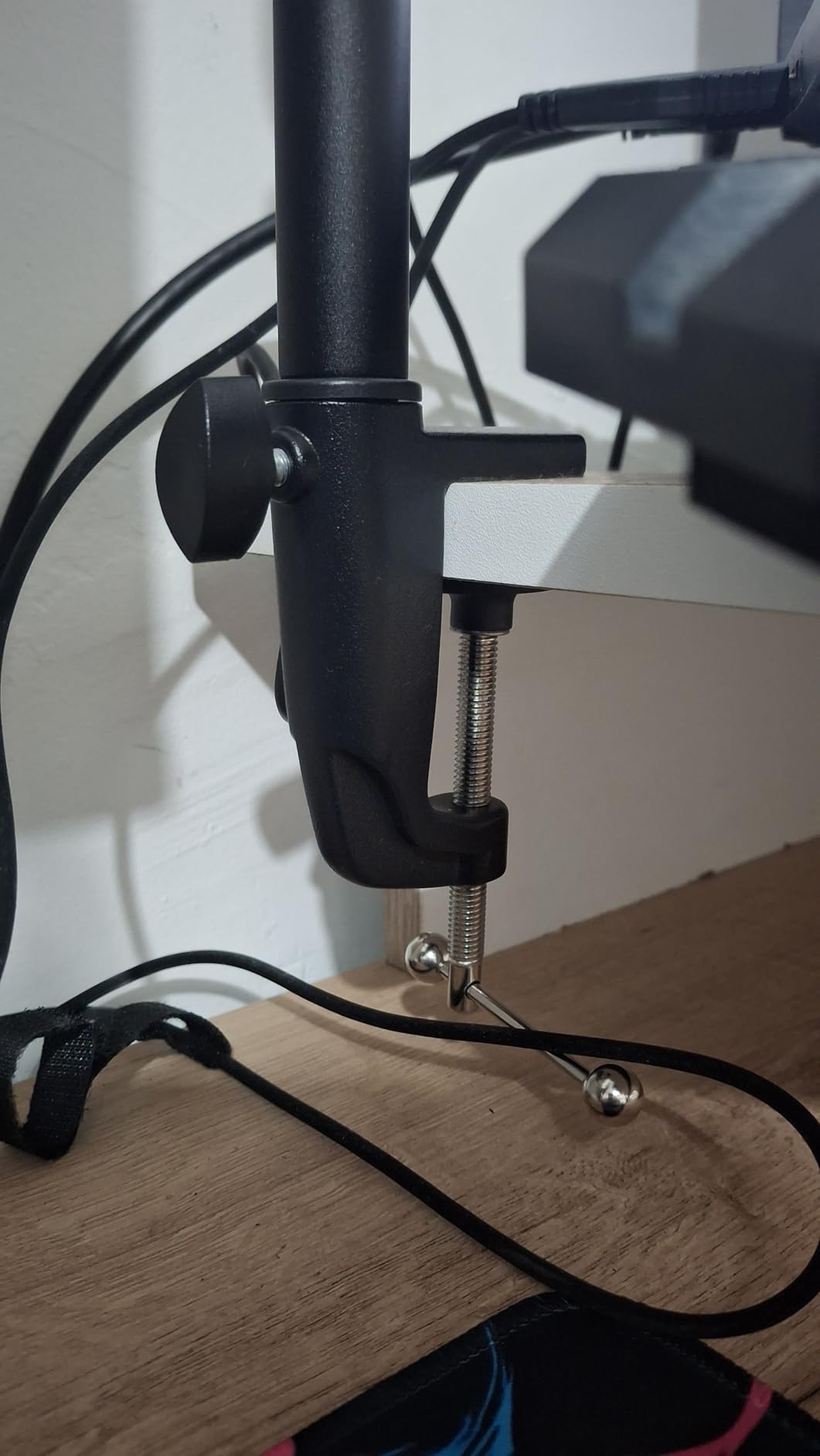 InnoGear Mic Boom Arm, Microphone Stand with Cable Management Channels Height Riser for Blue Yeti FIFINE AM8 K669B HyperX QuadCast S SoloCast AT2020 Shure SM7B MV7 and Other Mics customer photo 2