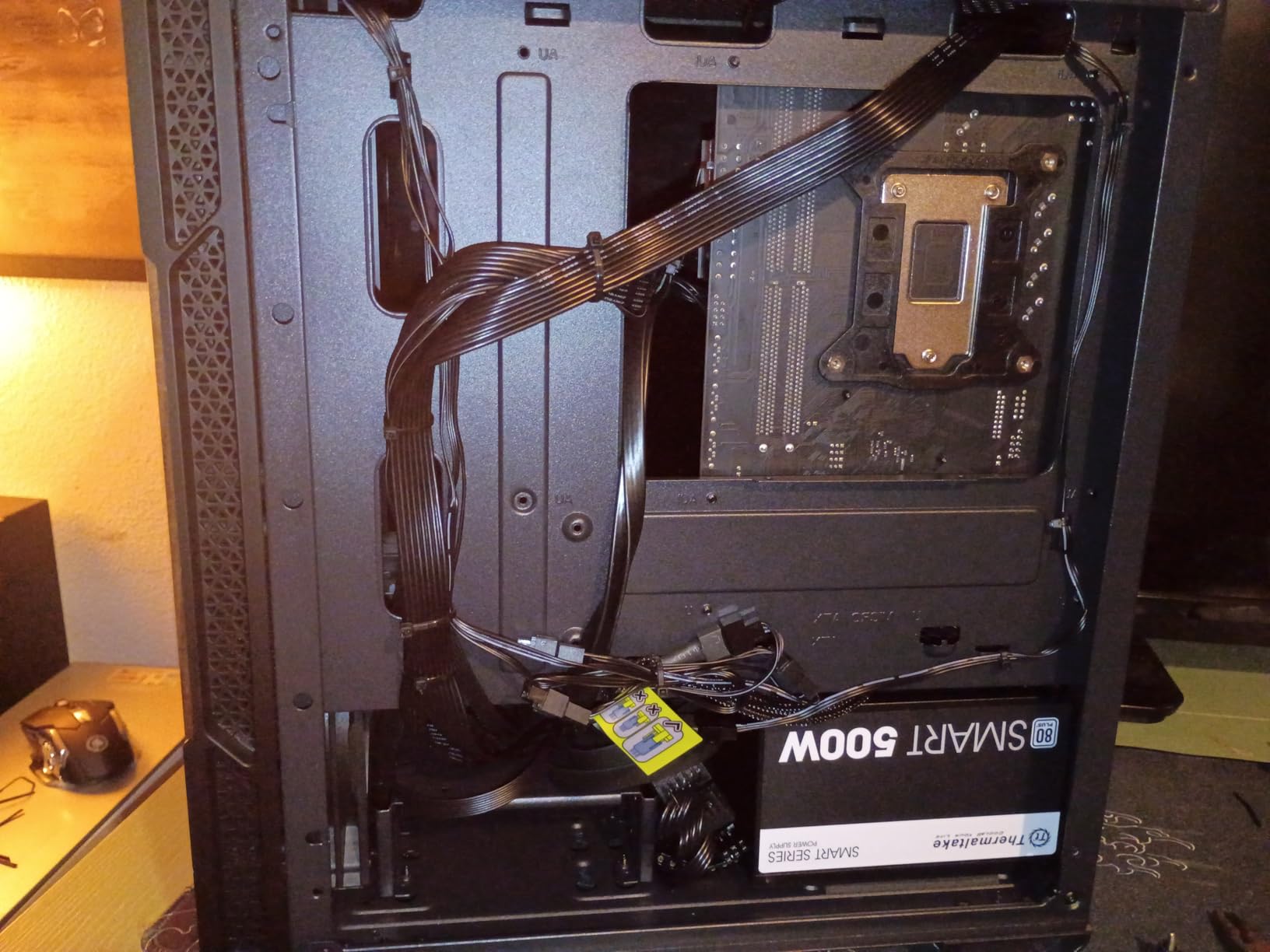 Okinos Genuine Walnut Wood Micro ATX Case, MATX PC Case with 4 × 120mm 3 Pin Non-PWM Case Fans Pre-Installed, Temper Glass Side Panel, with Type-C, Black, Cypress 3 Wood customer photo 1