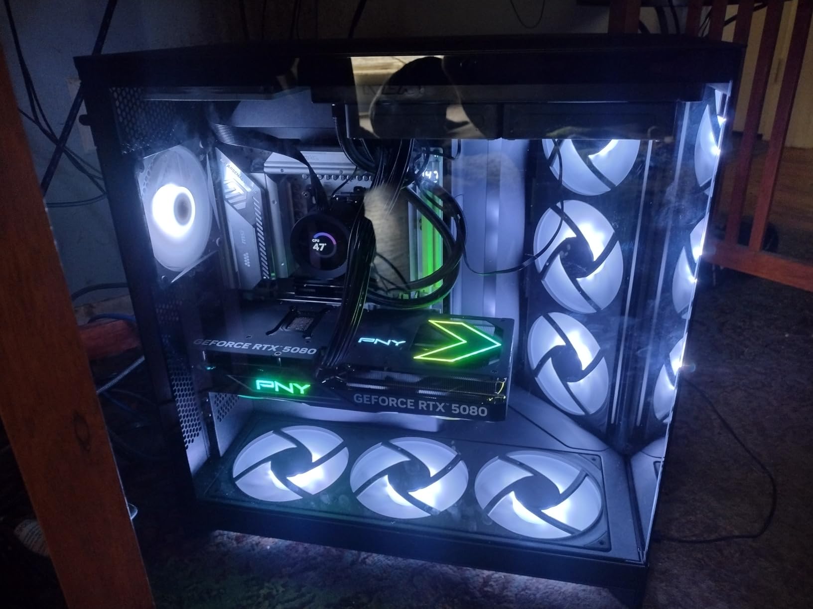 NZXT H9 Flow RGB+ (2025) - Dual-Chamber ATX Mid-Tower Airflow PC Case - 7 RGB Fans (6 x 140mm, 1 x 120mm) & Control Hub - 420mm Radiator Support - Connect Ready - Stainless Steel Tempered Glass - White customer photo 1
