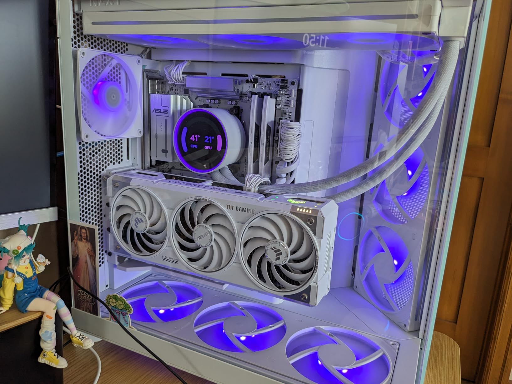 NZXT H9 Flow RGB+ (2025) - Dual-Chamber ATX Mid-Tower Airflow PC Case - 7 RGB Fans (6 x 140mm, 1 x 120mm) & Control Hub - 420mm Radiator Support - Connect Ready - Stainless Steel Tempered Glass - White customer photo 2